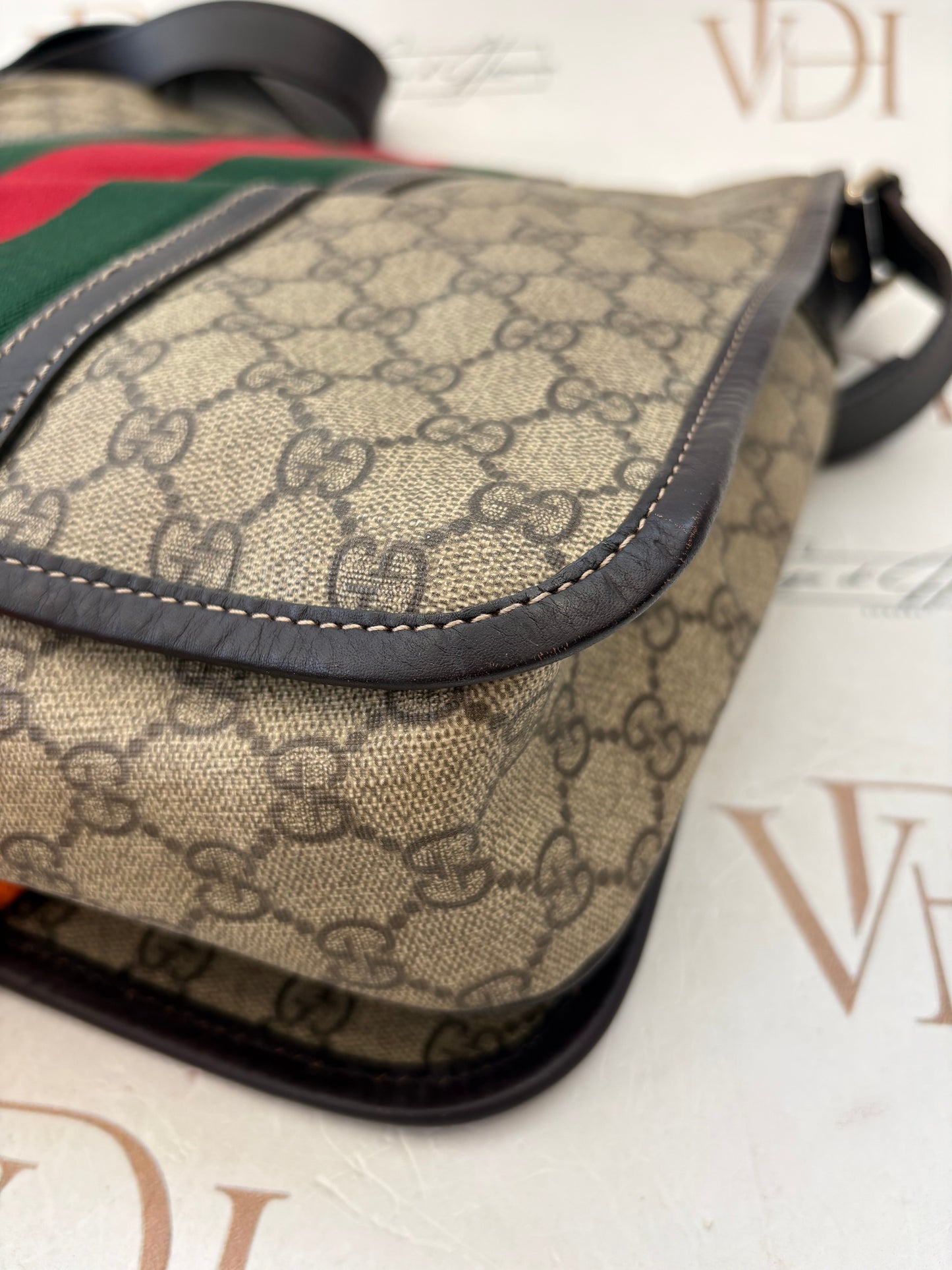 383425 - Gucci Messenger