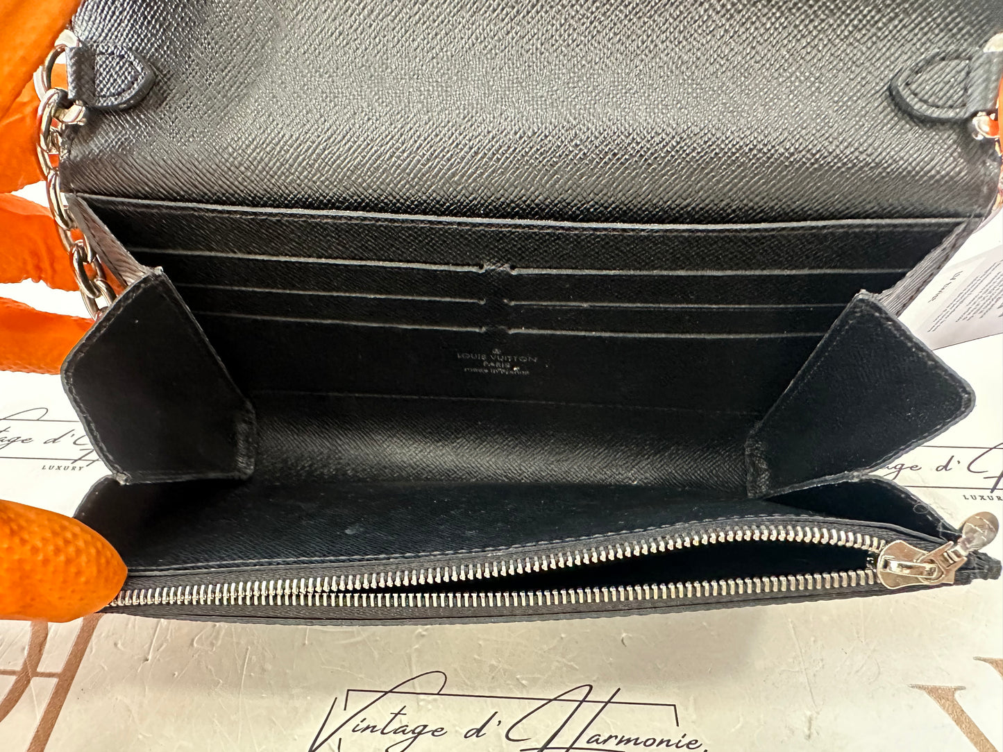 102322 - Louis Vuitton Twist