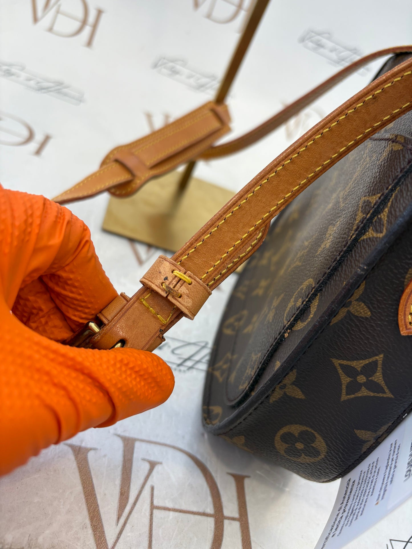 018944 - Louis Vuitton Saint Cloud MM
