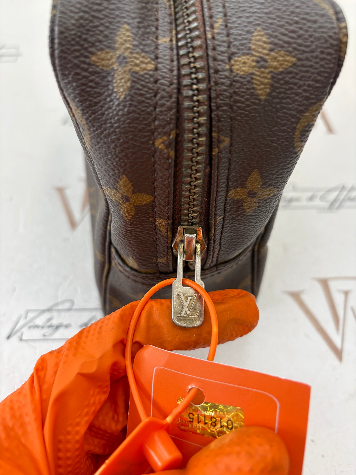 018115 - Louis Vuitton Trousse Toilette 28 M