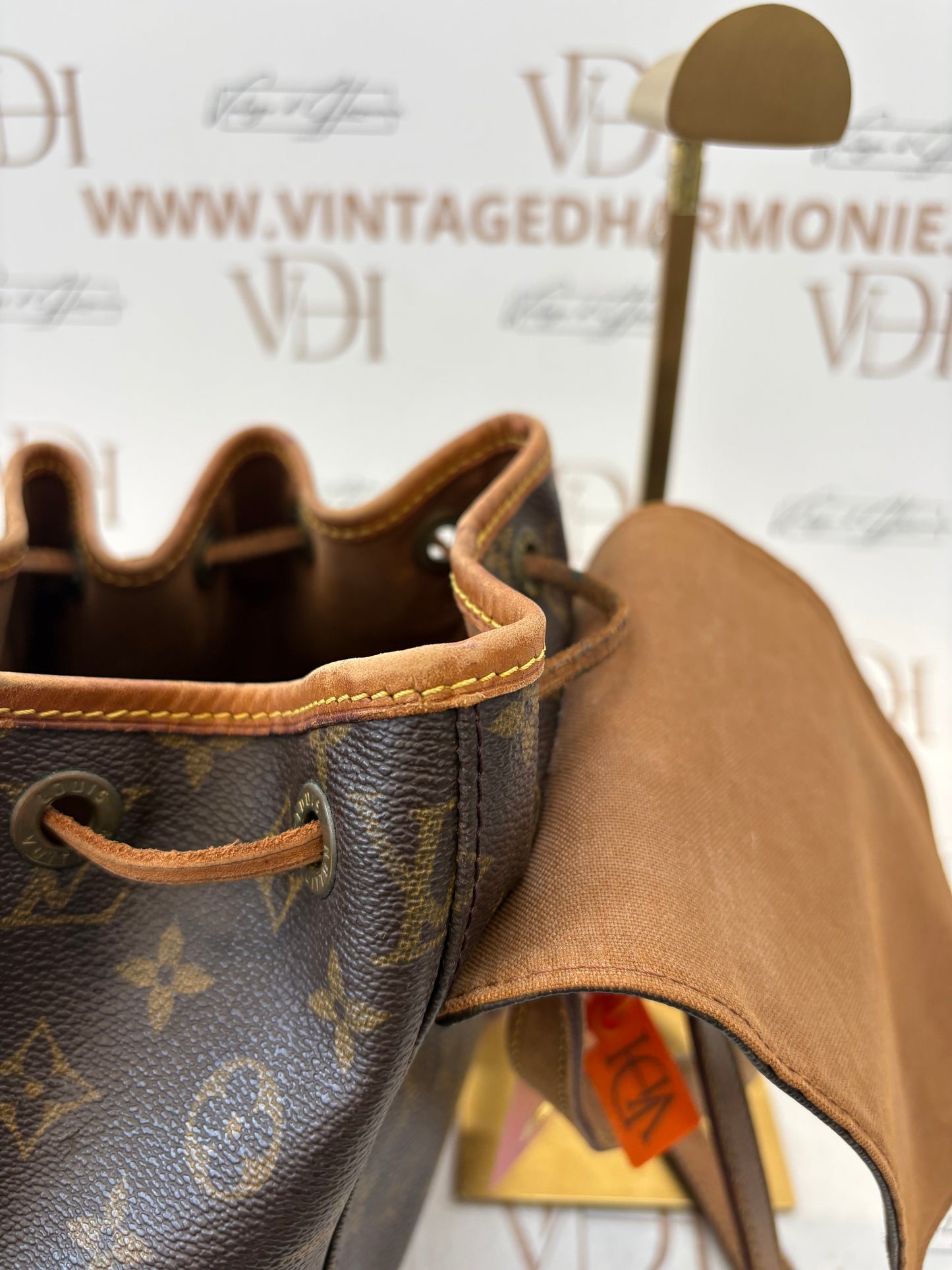 018612 - Louis Vuitton Montsouris MM