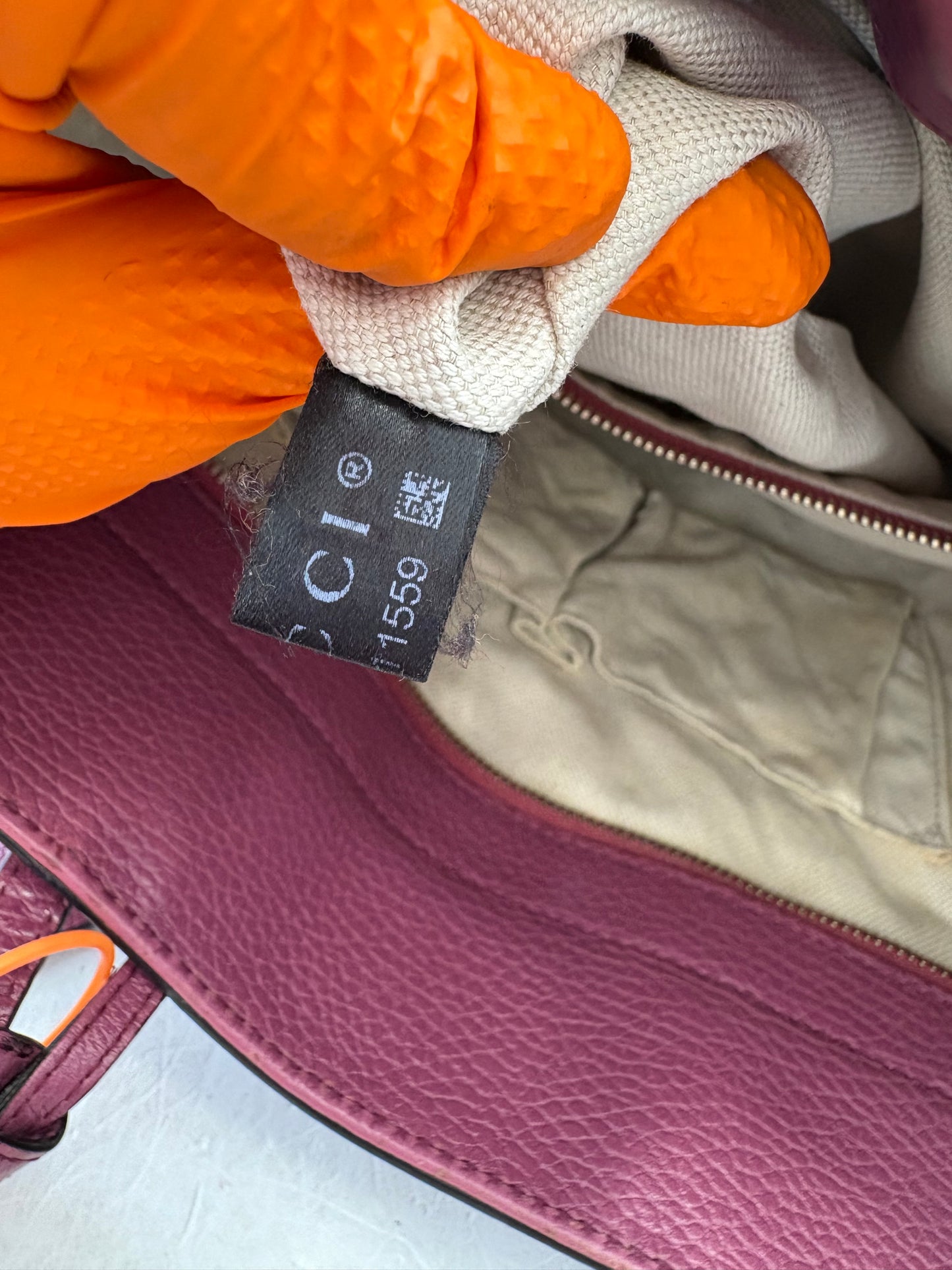 383625 - Gucci Swing