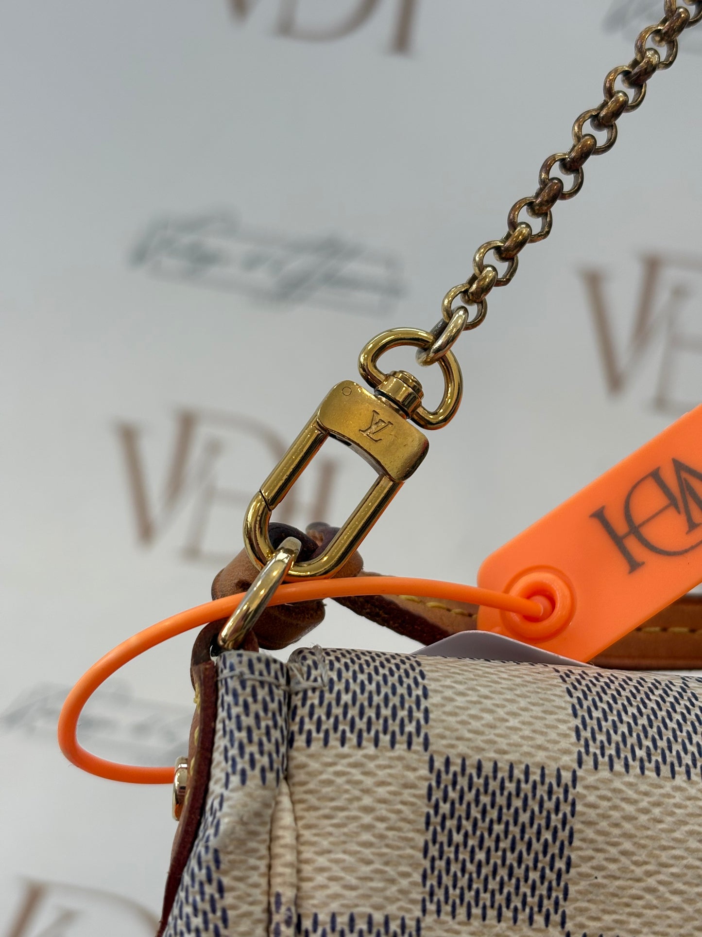 382891 - Louis Vuitton Favorite