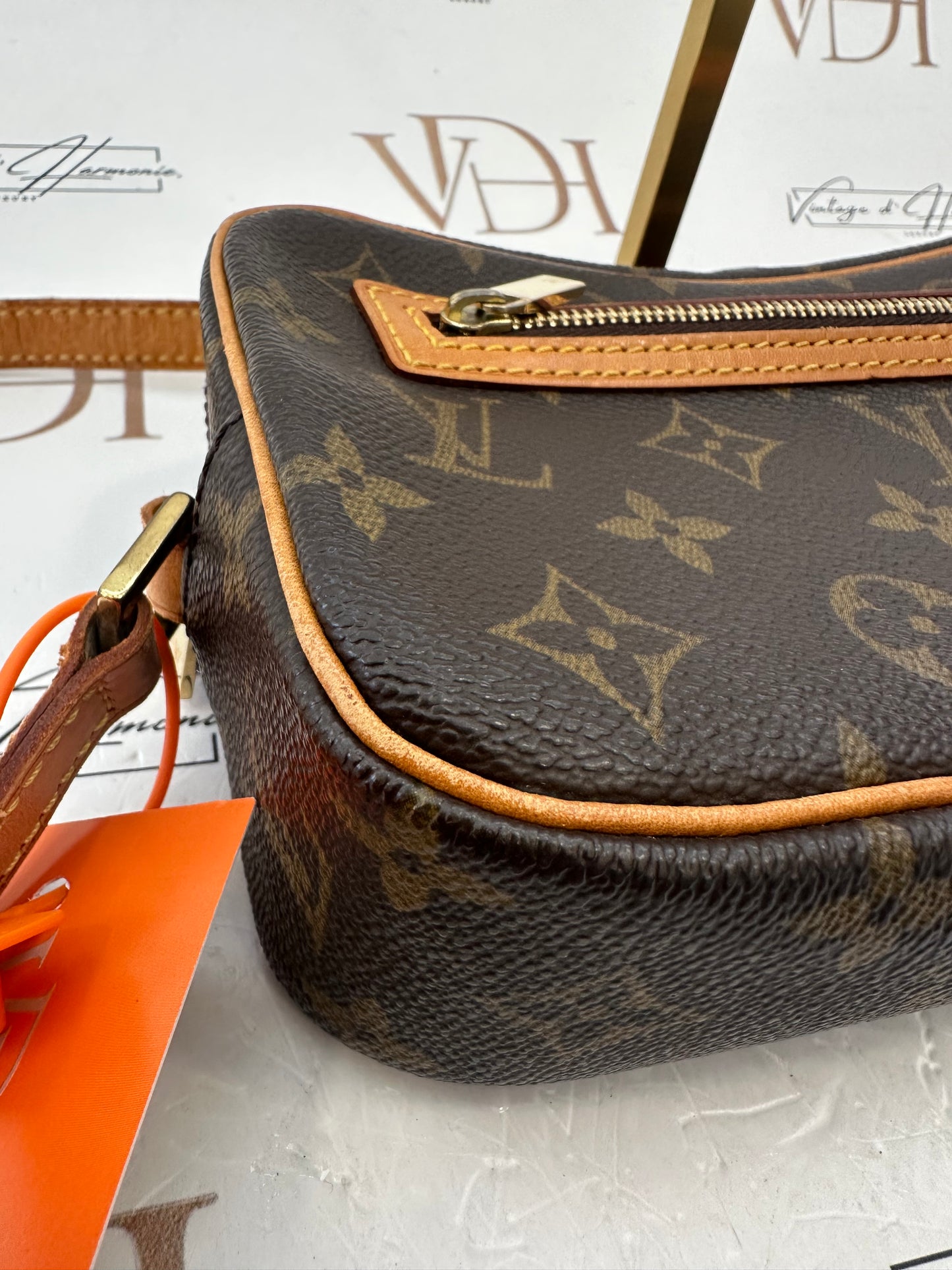 017763 - Louis Vuitton Pochette Cite