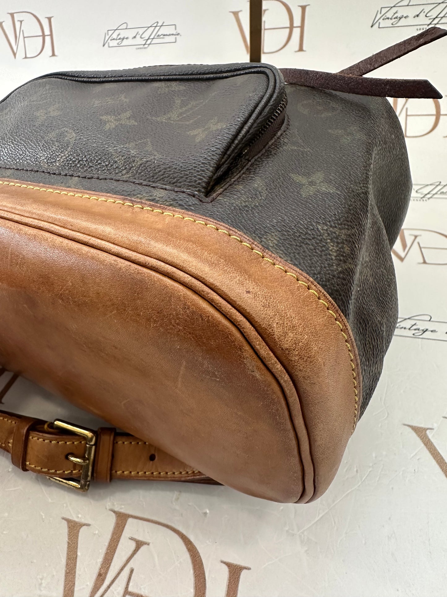 017858 - Louis Vuitton Montsouris MM