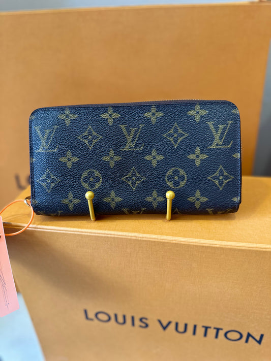Louis Vuitton Zippy