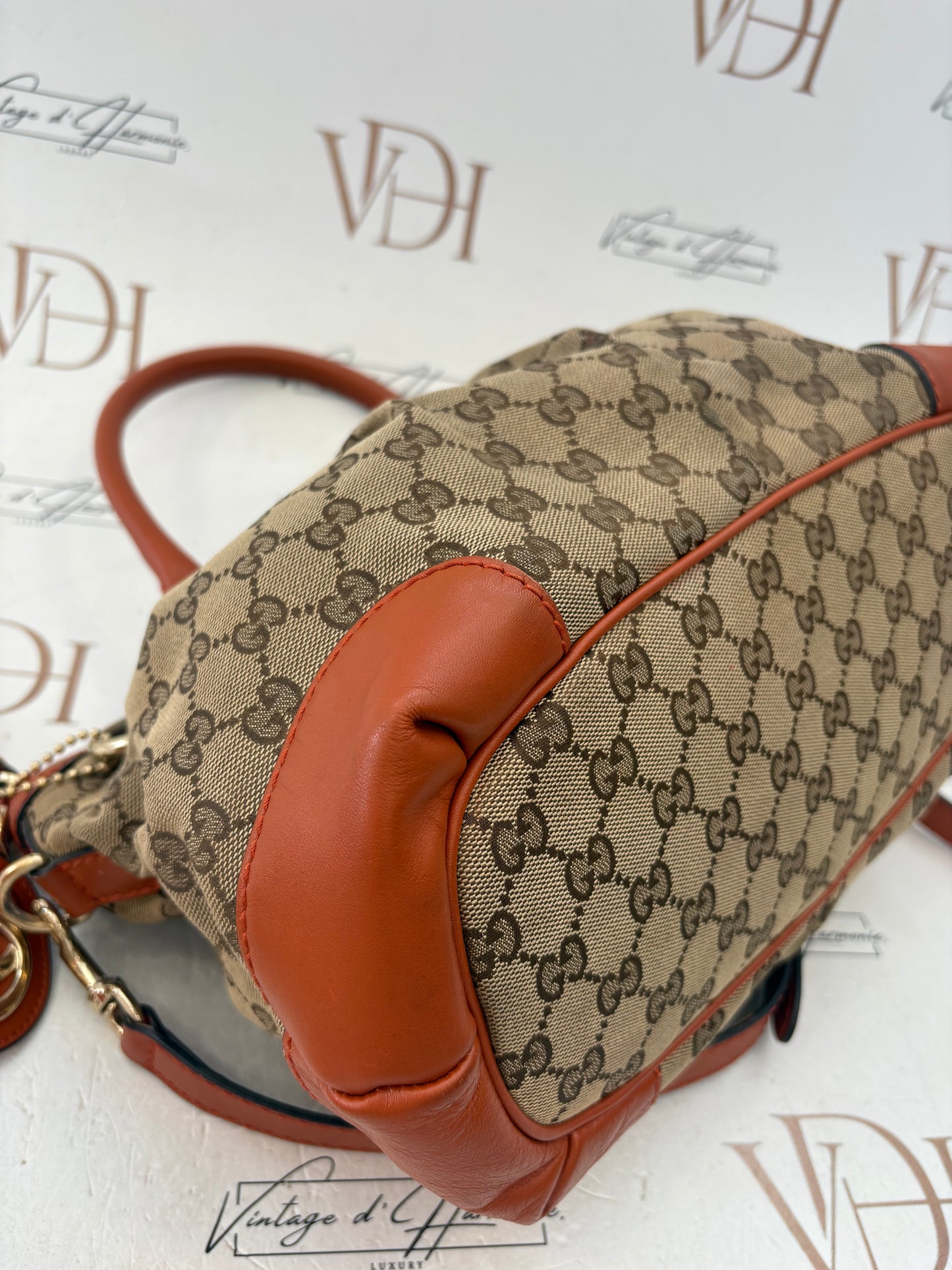 384043 - Gucci Sukey