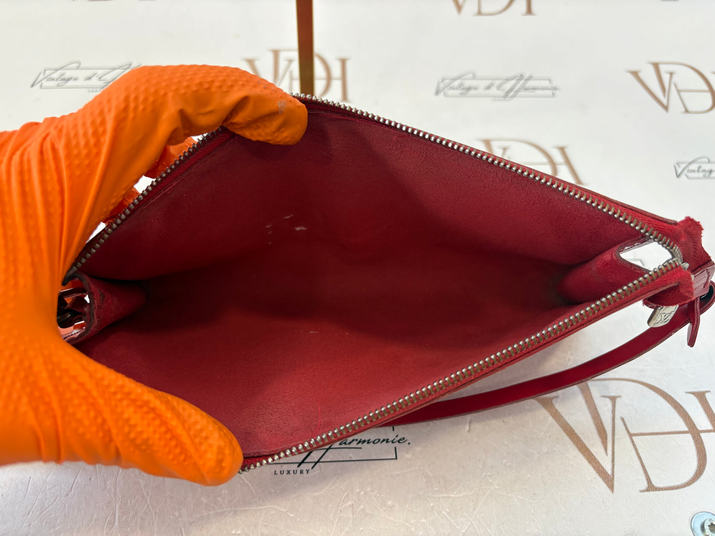 018996 - Louis Vuitton Red Epi Pochette
