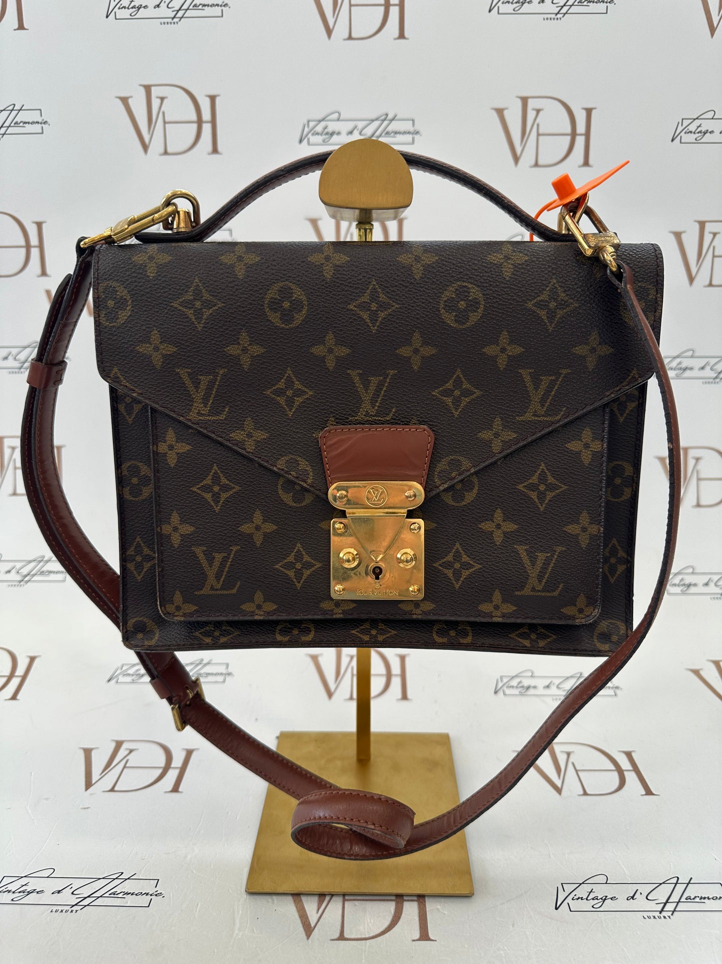 016876 - Louis Vuitton Monceau 26