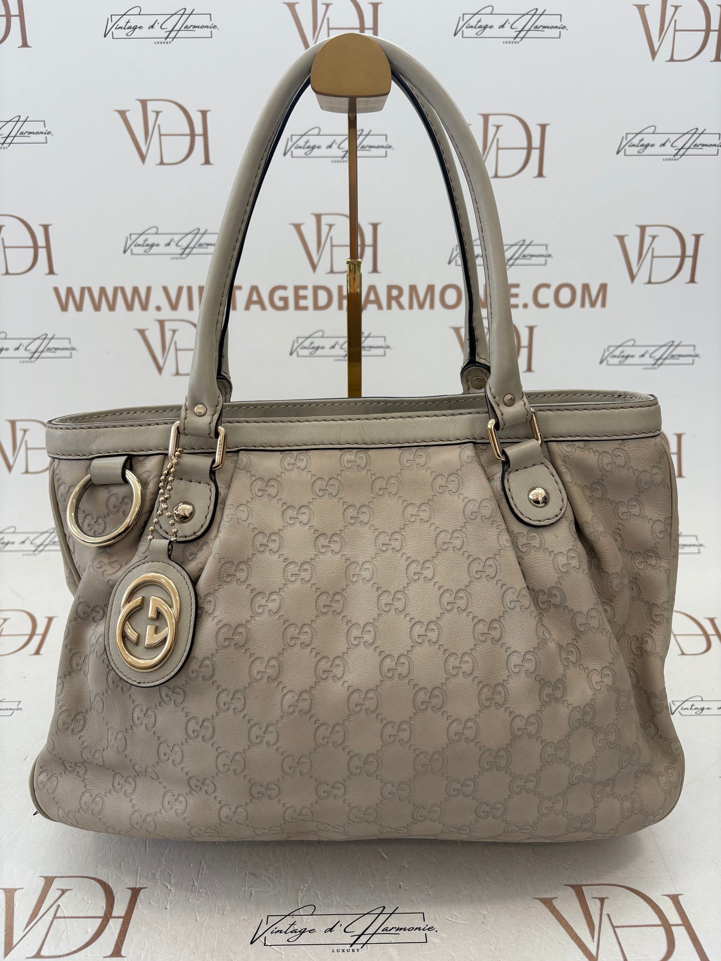 383915 - Gucci Sukey