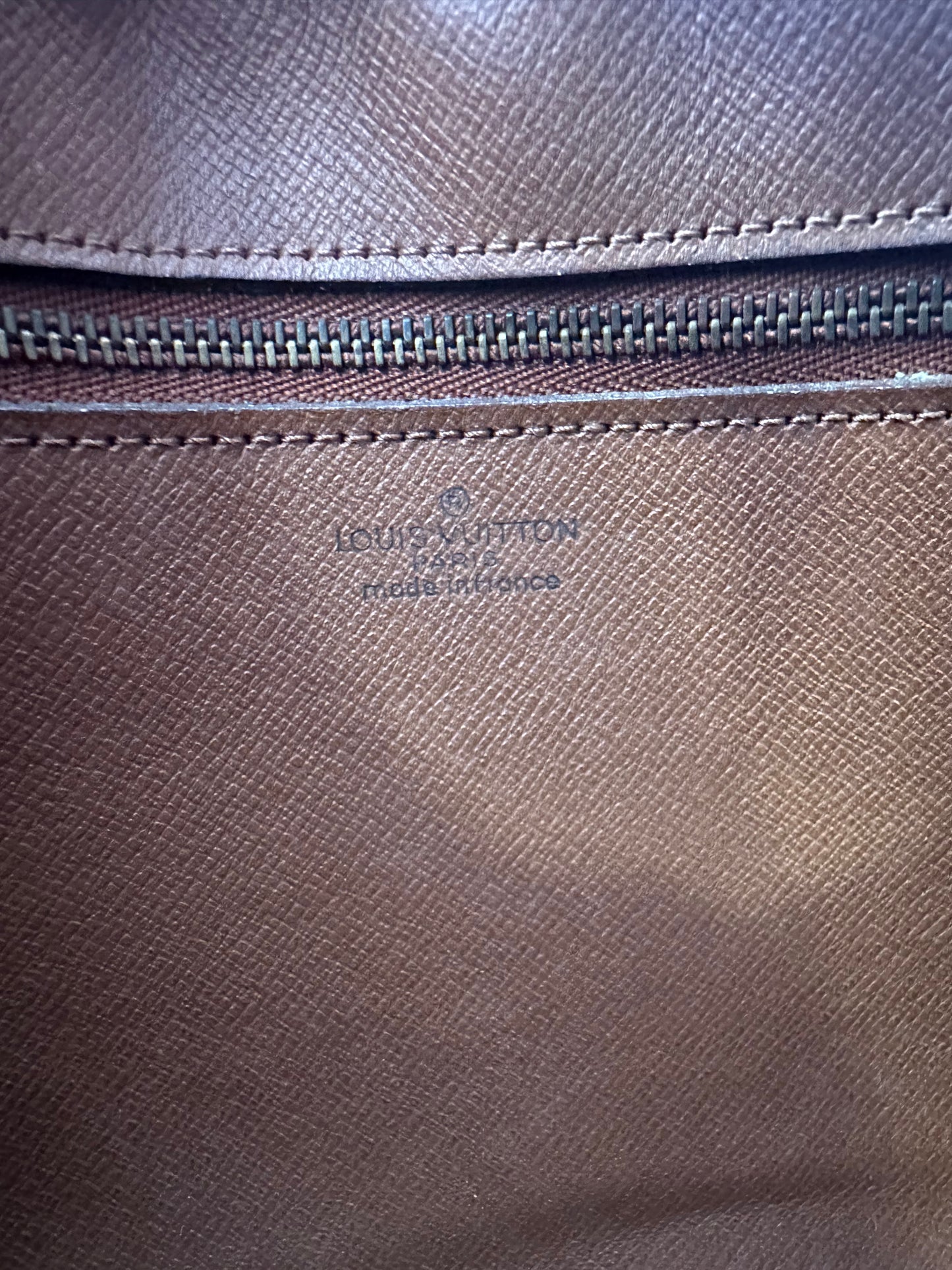 017811 - Louis Vuitton Trocadero 24