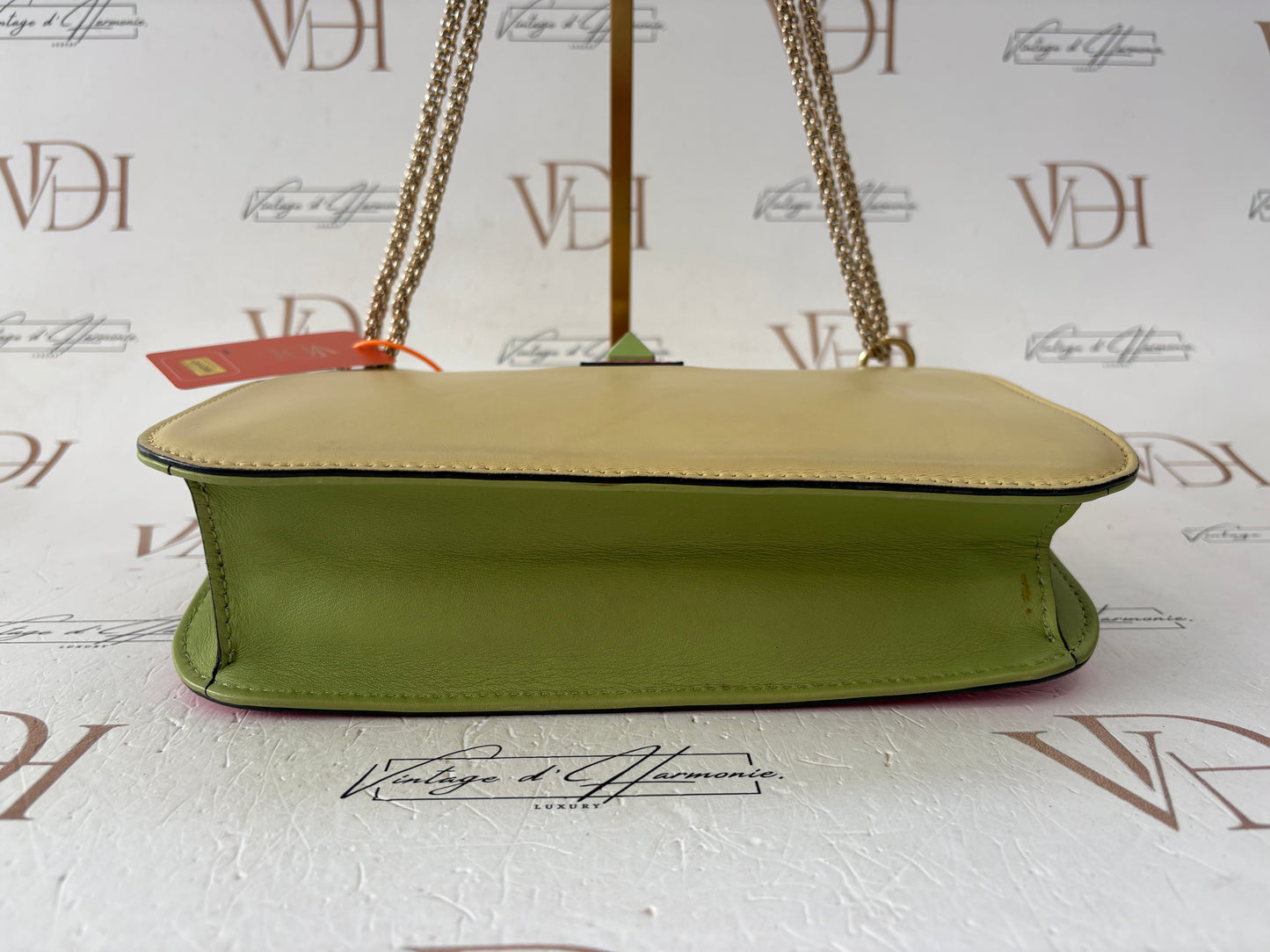 201269 - Valentino Glam Lock