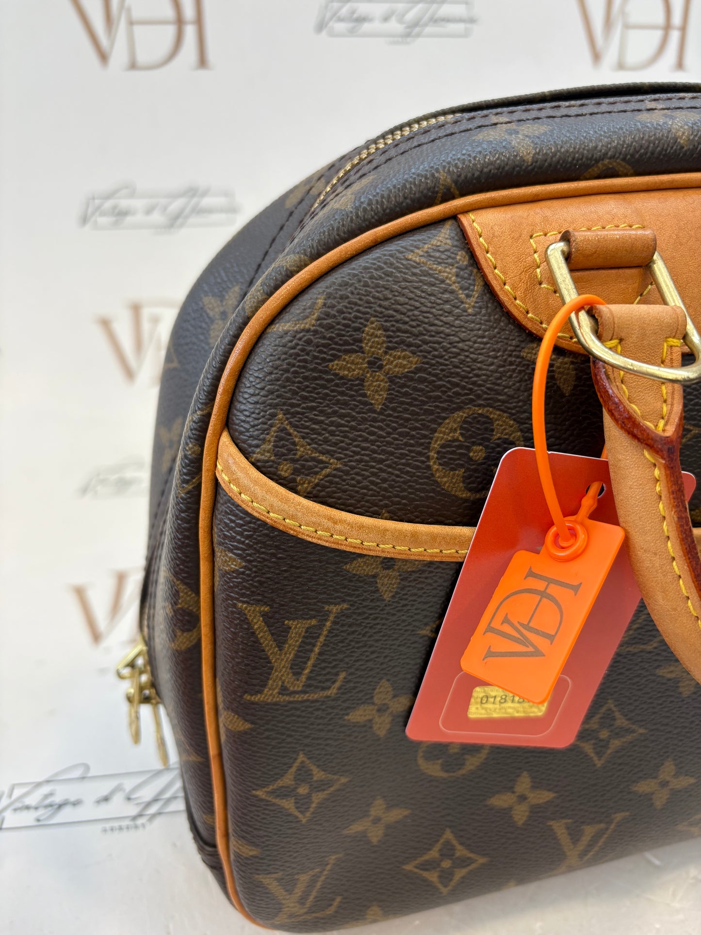 018187 - Louis Vuitton Trouville
