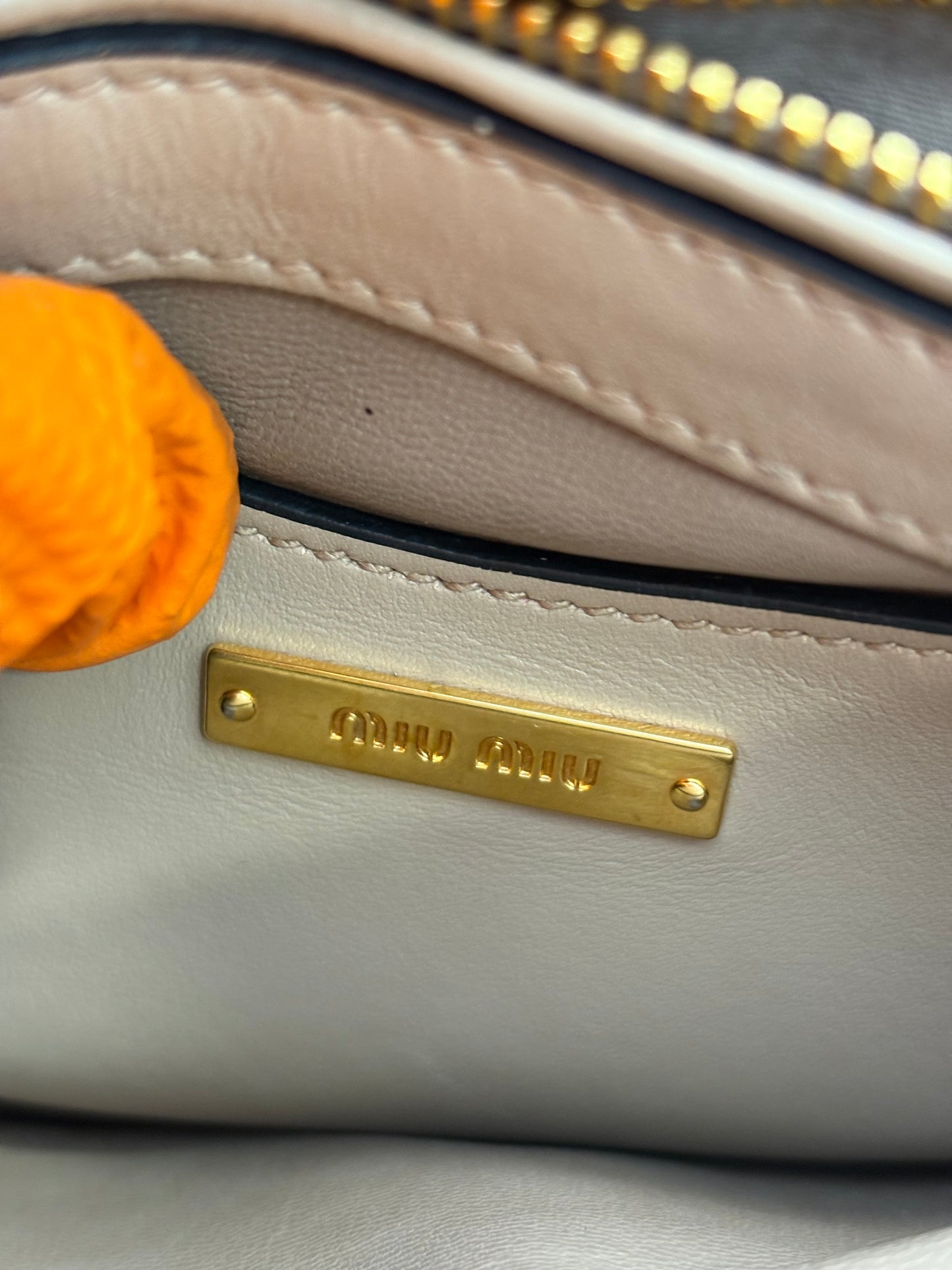 201047 - Miu Miu
