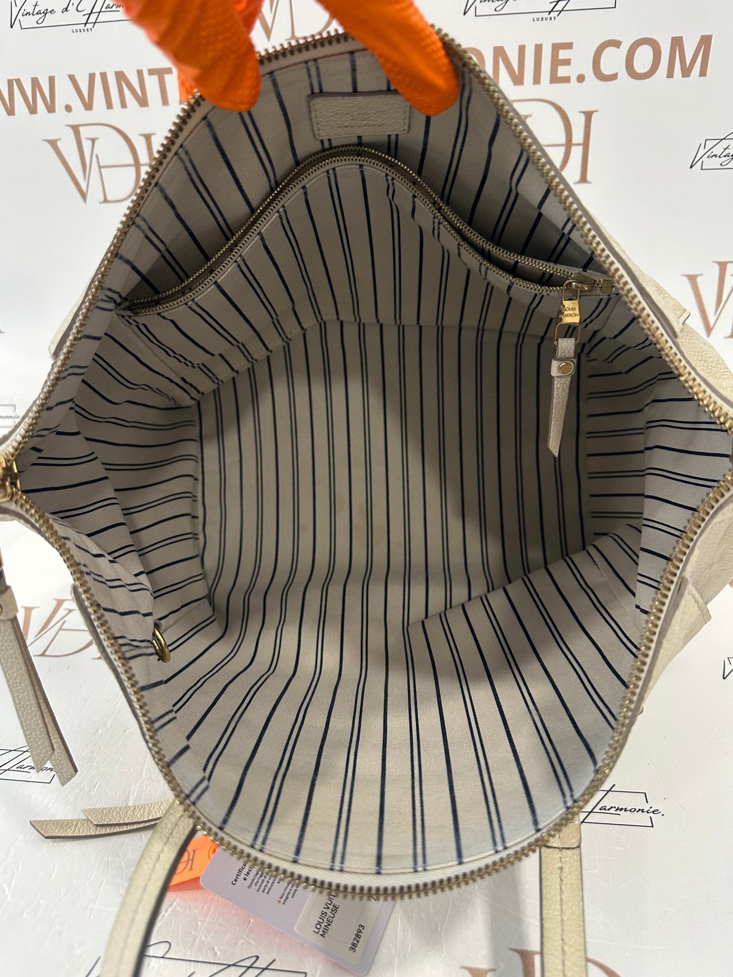 382893 - Louis Vuitton Lumineuse
