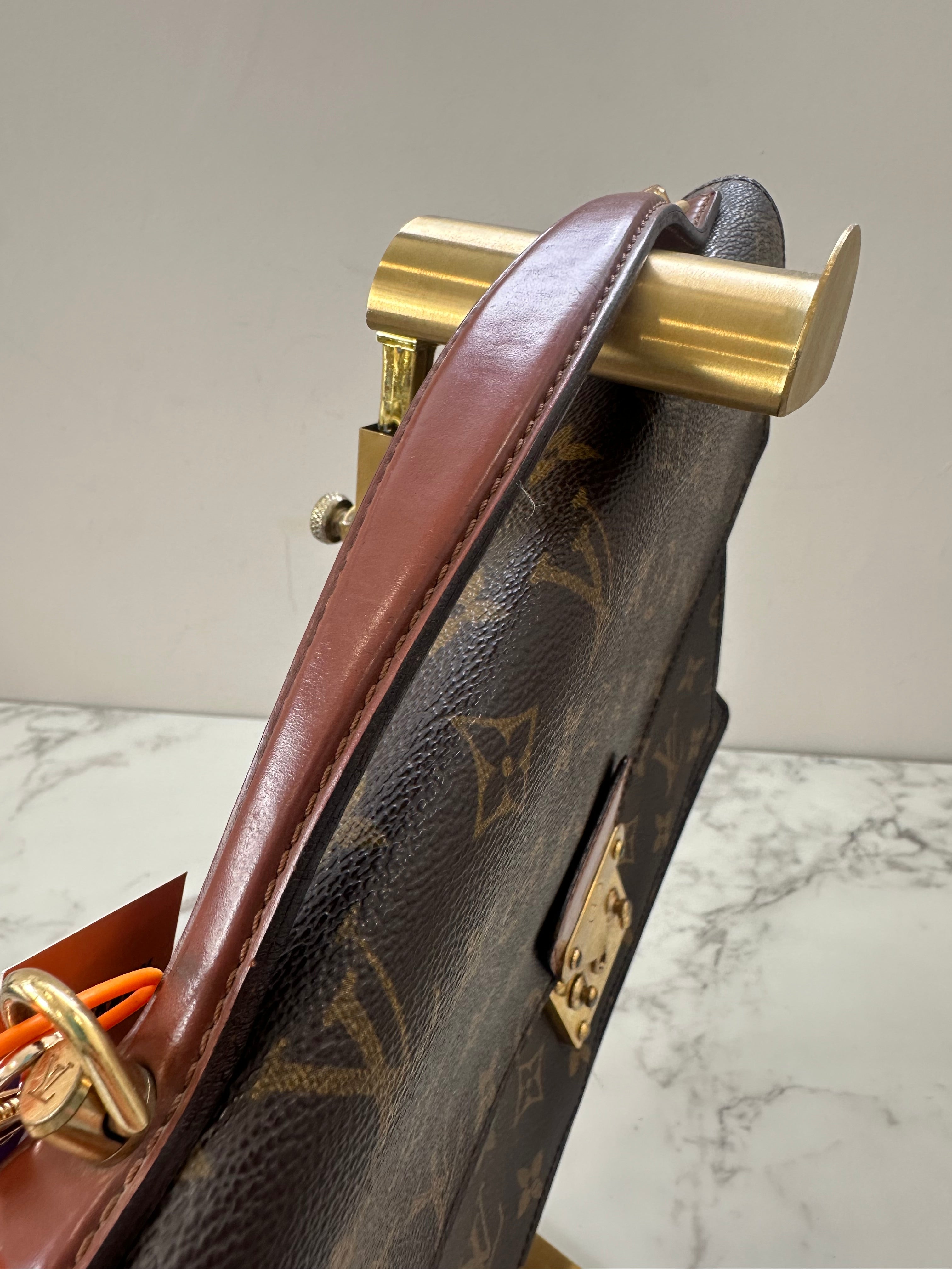 Louis Vuitton Monceau 28