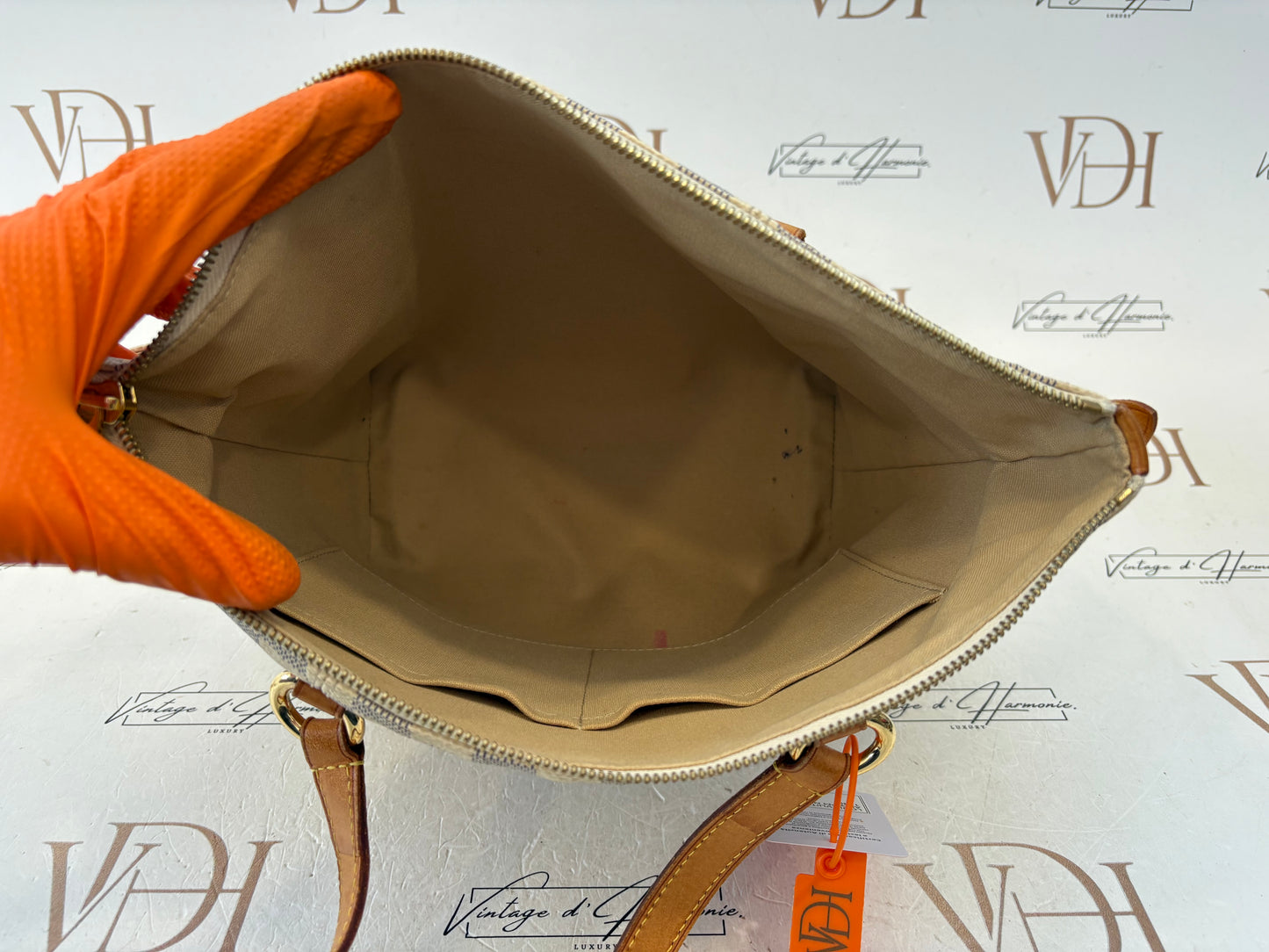 018417Louis Vuitton Totally PM