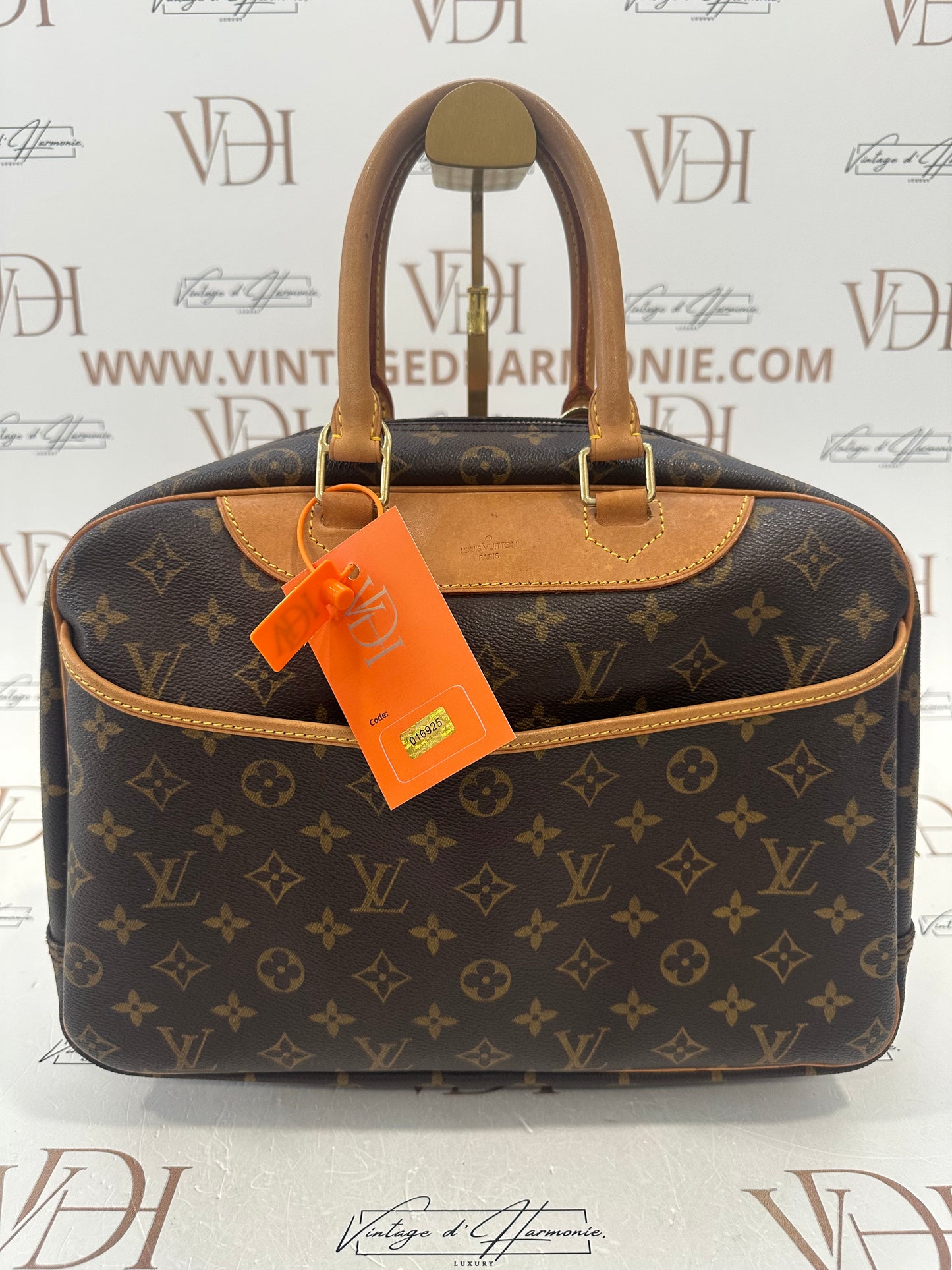 016925 - Louis Vuitton Deauville