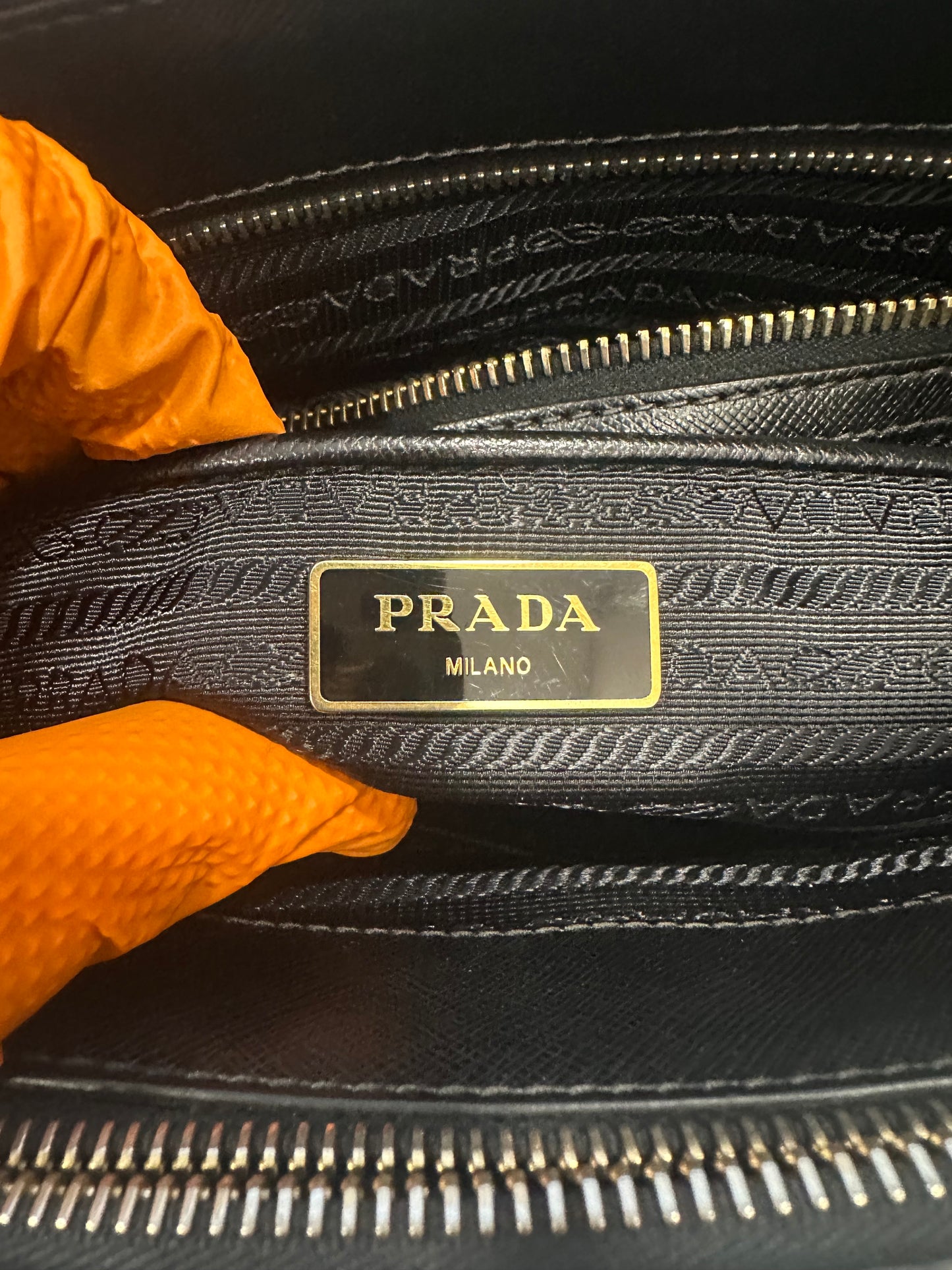382899 - Prada Galleria