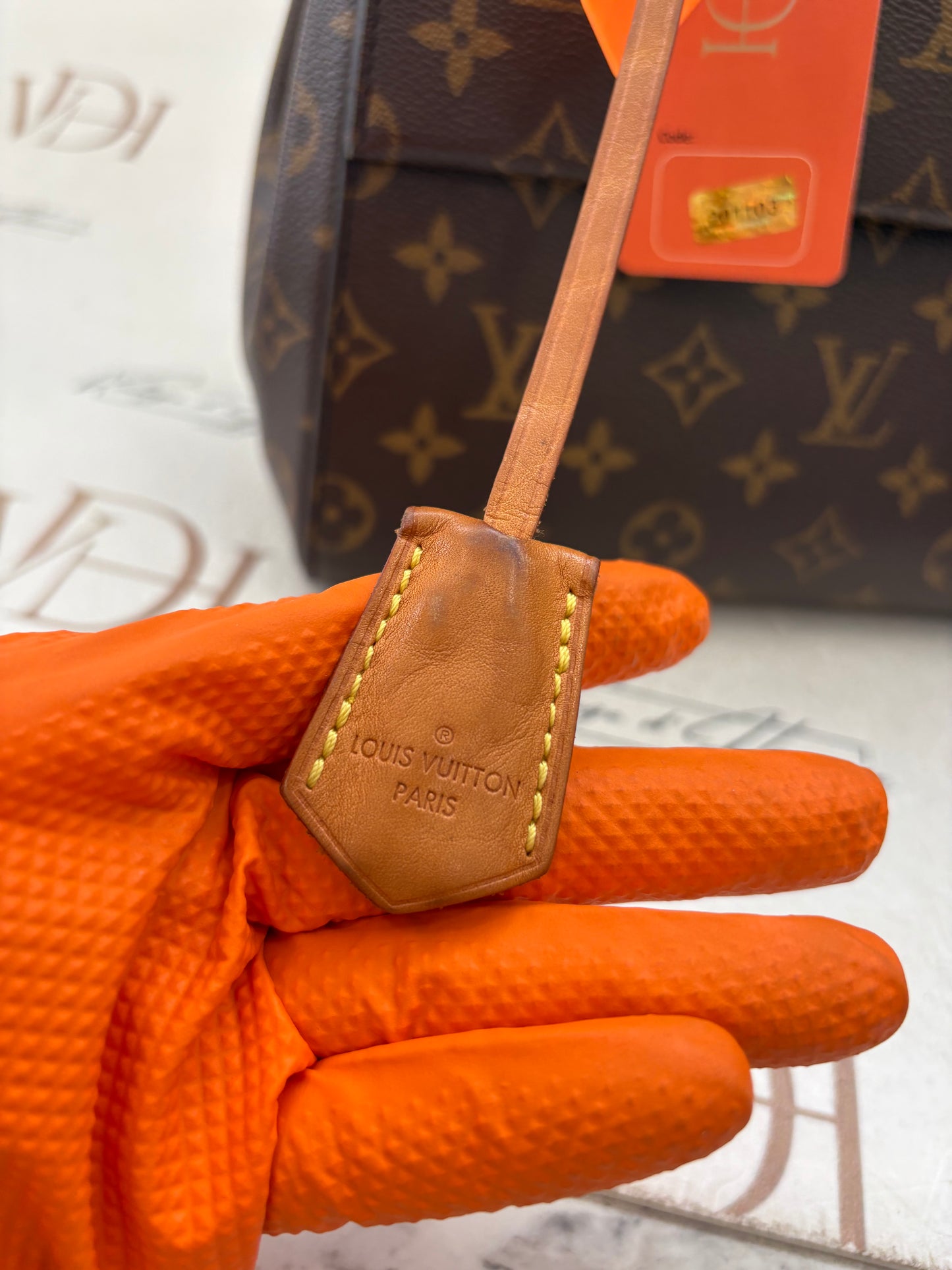 201103 - Louis Vuitton Cluny