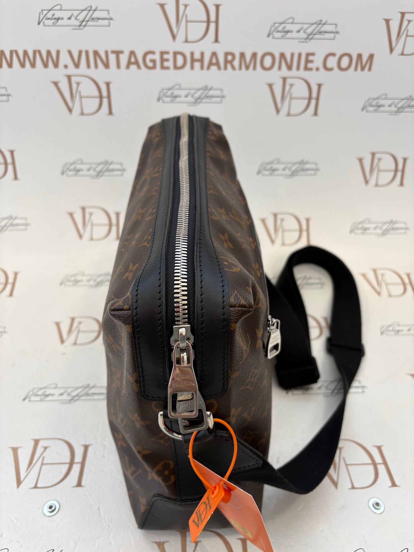 018877 - Louis Vuitton Torres Macassar