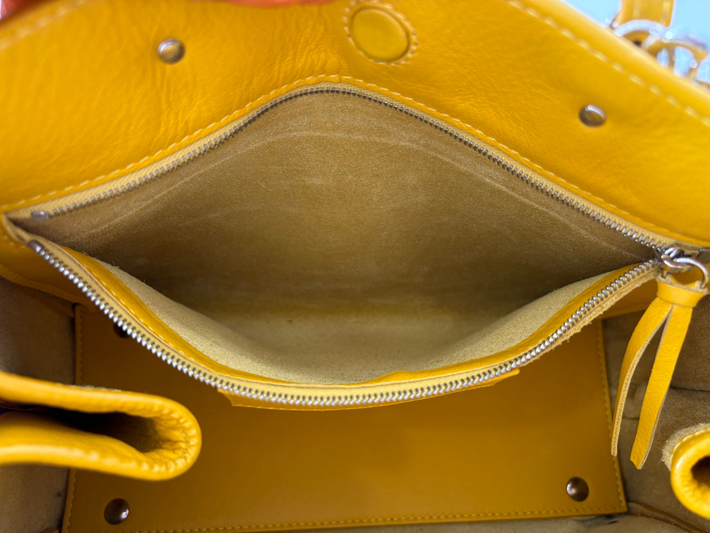 018605 - Balenciaga Yellow Papier