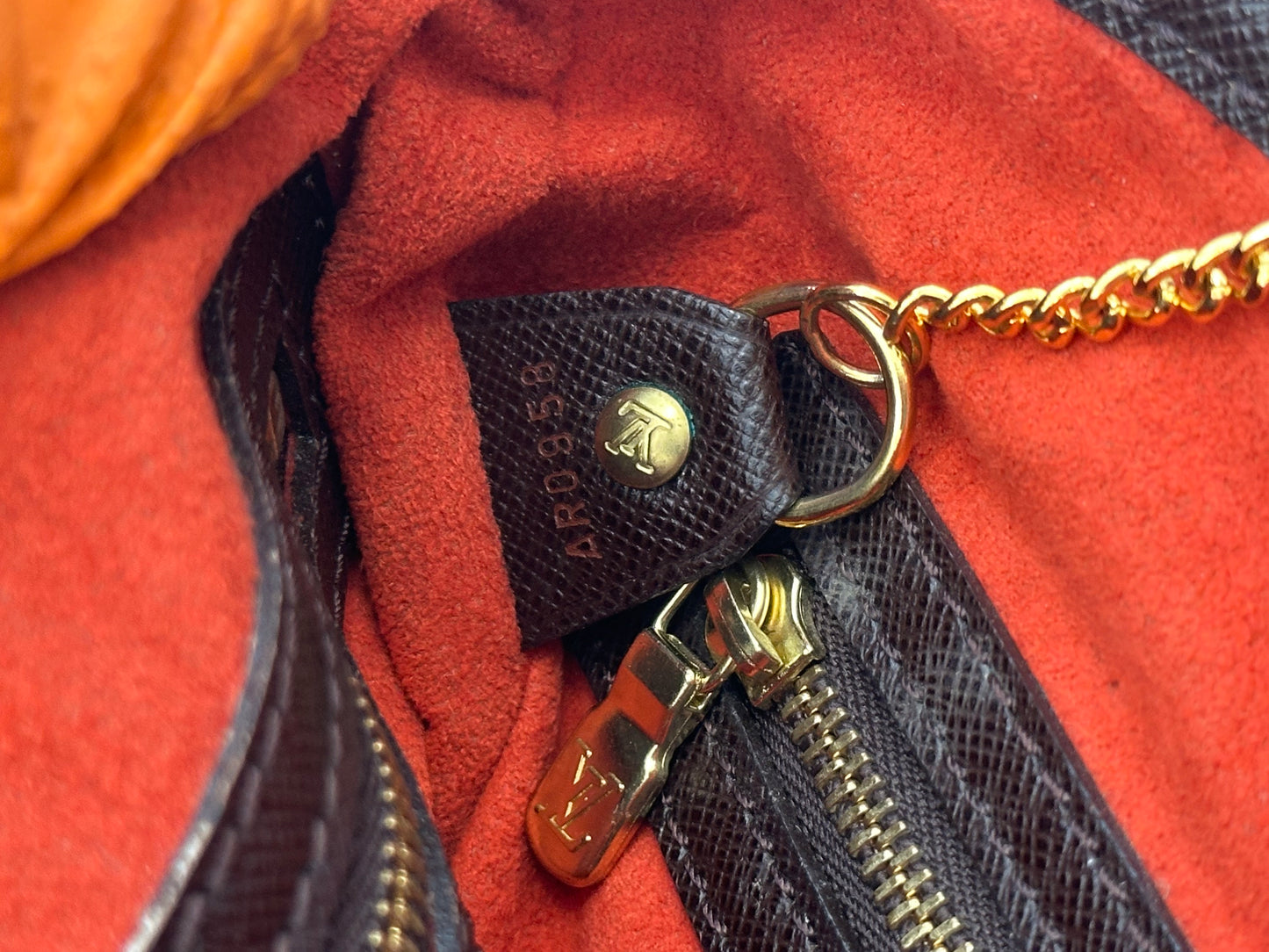 017775 - Louis Vuitton Marais