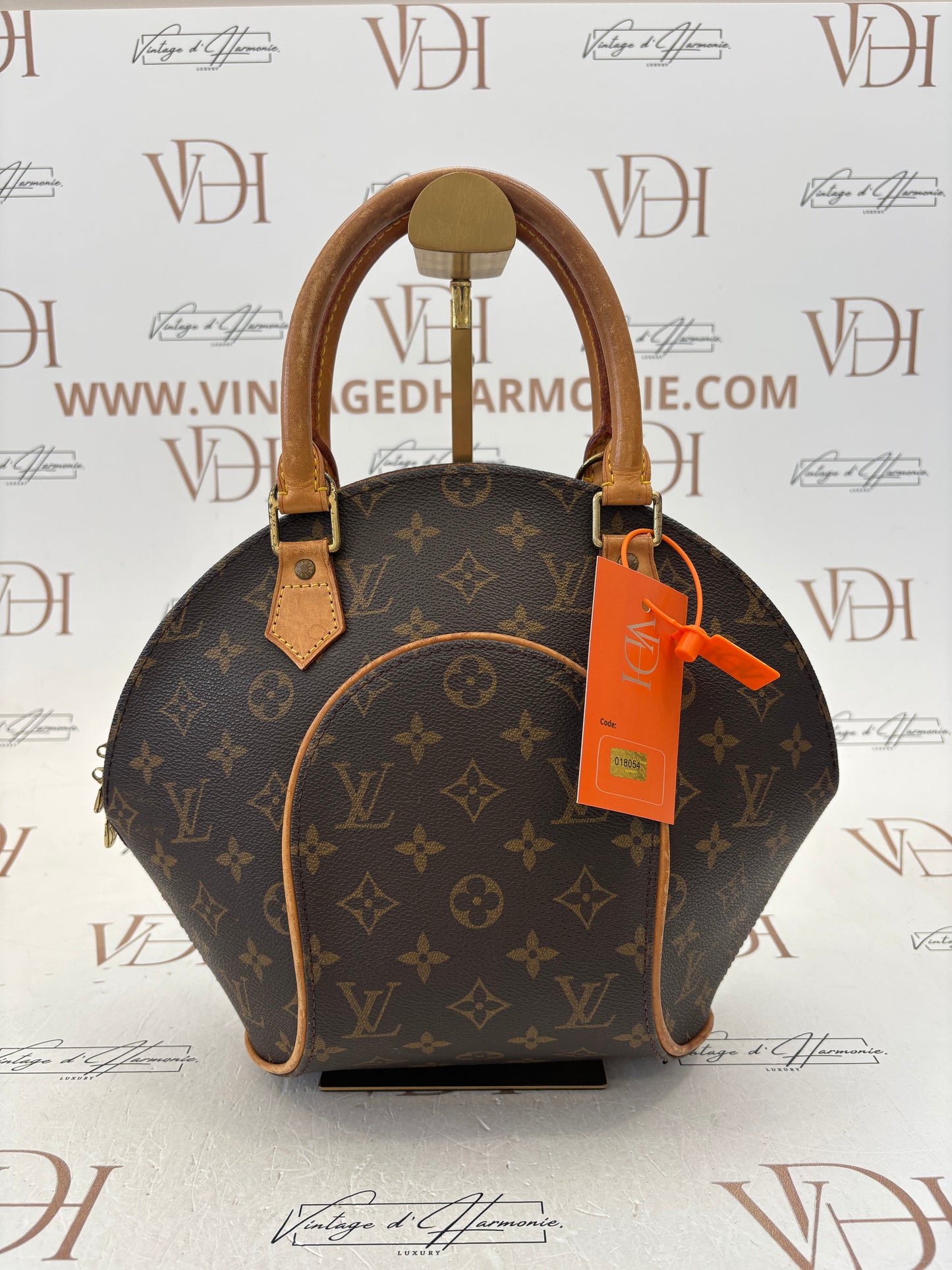 018054 - Louis Vuitton Ellipse
