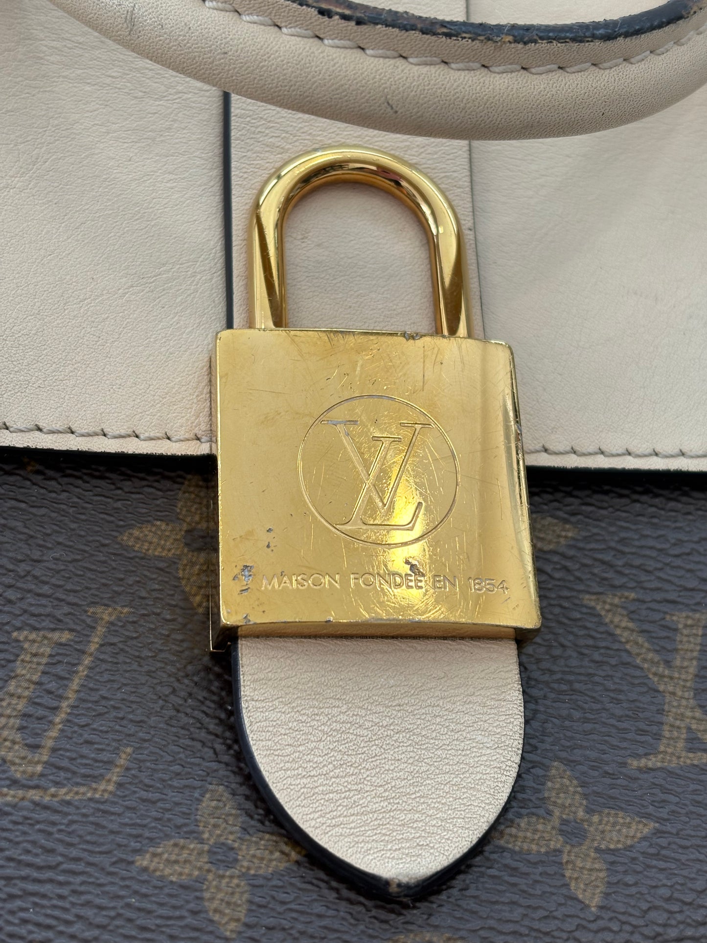 383979 - Louis Vuitton Locky BB