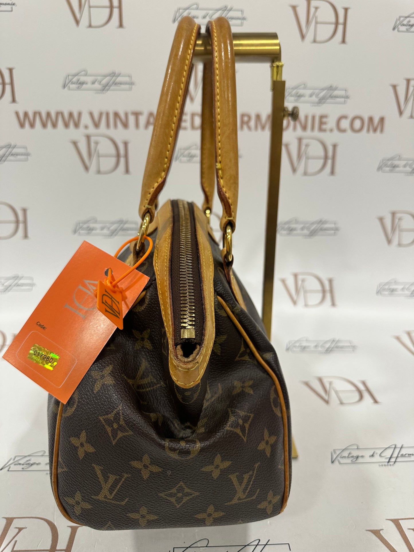 017980 - Louis Vuitton Tivoli PM