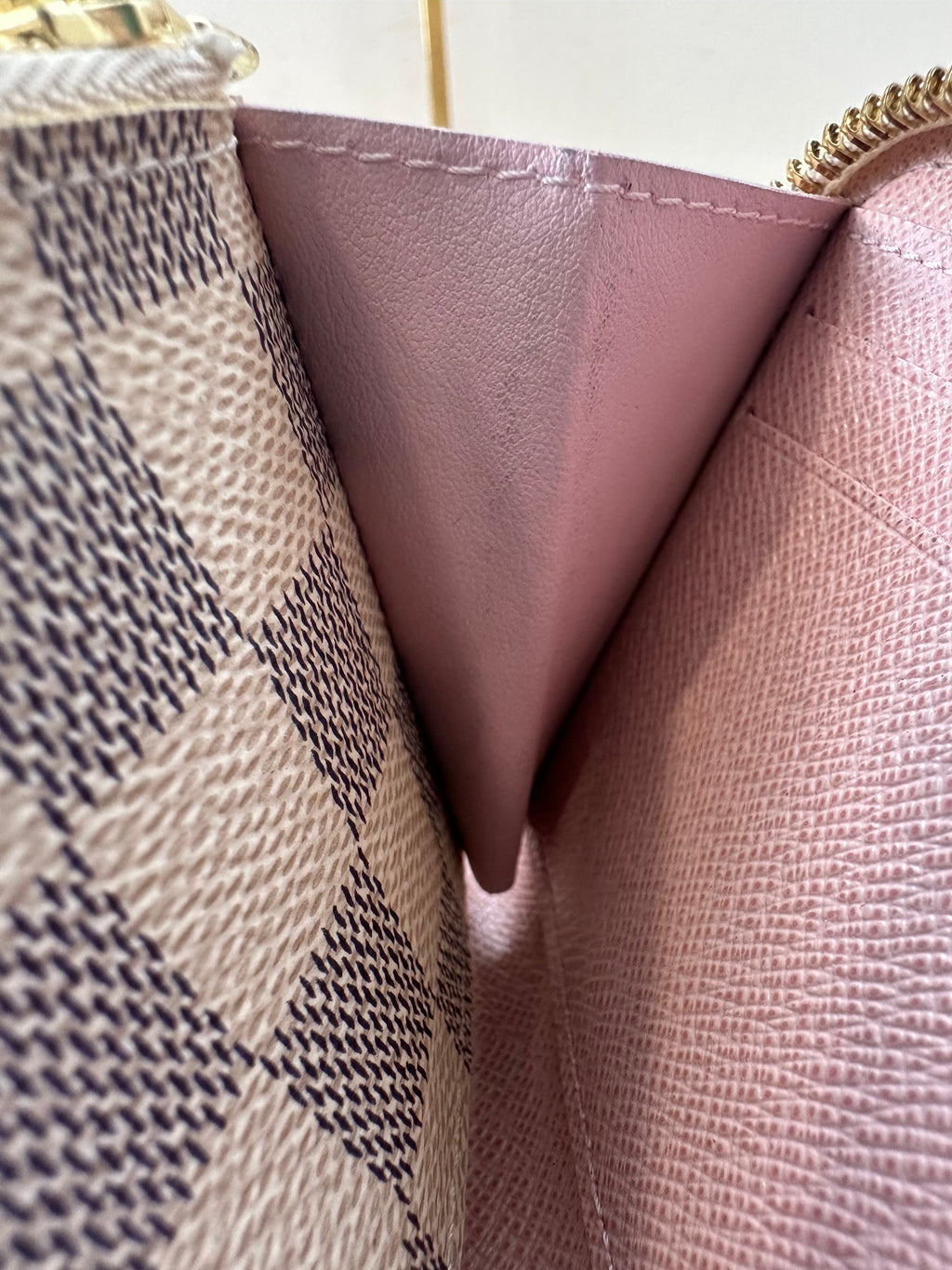 Louis Vuitton Azur Portefeuille Clemence Zippy Wallet