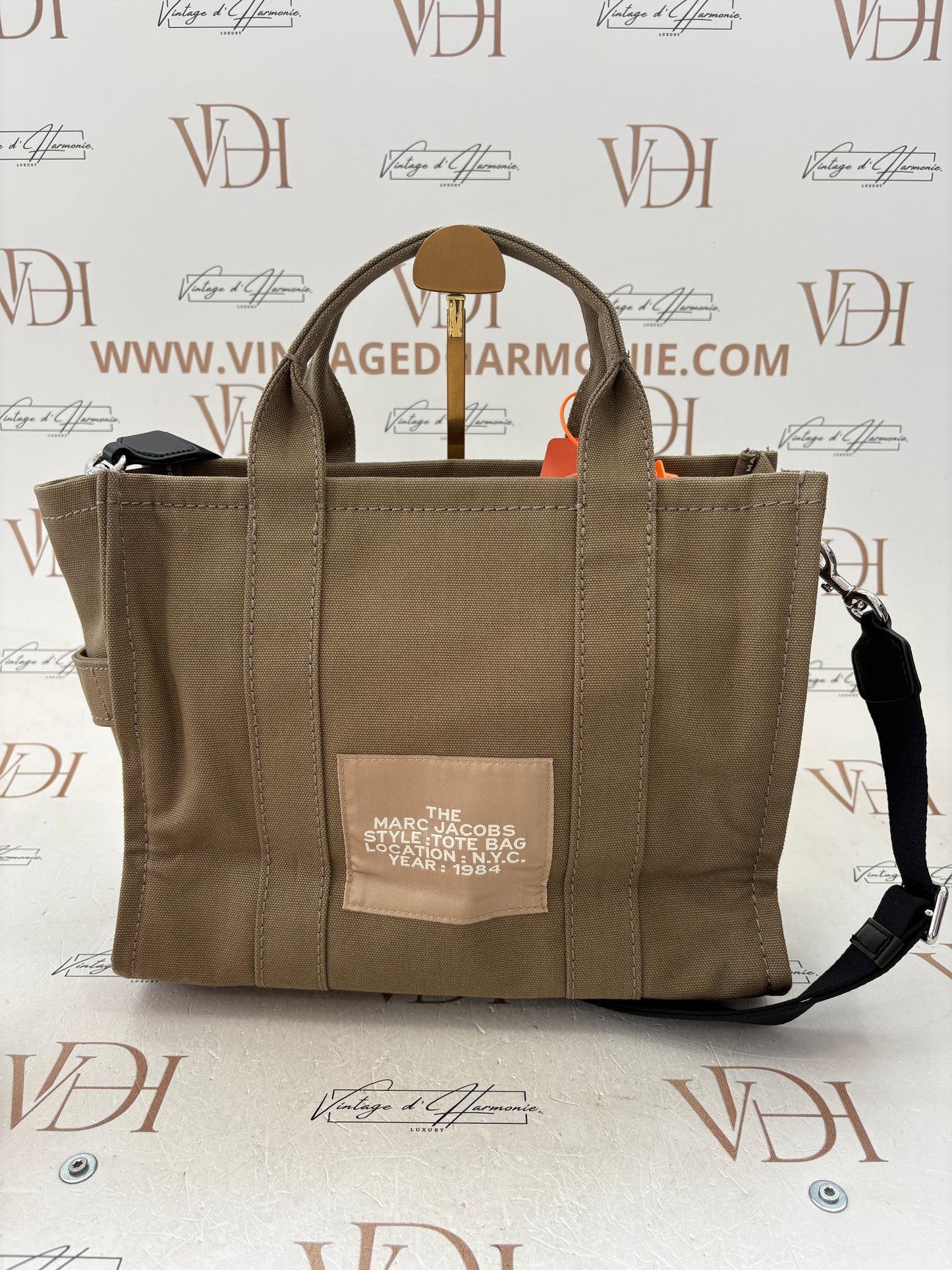 383967 - Marc Jacobs Traveler