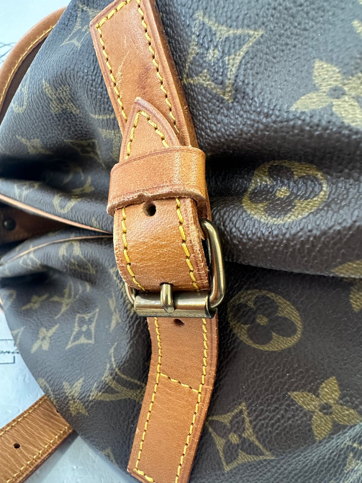 017916 - Louis Vuitton Saumur 35