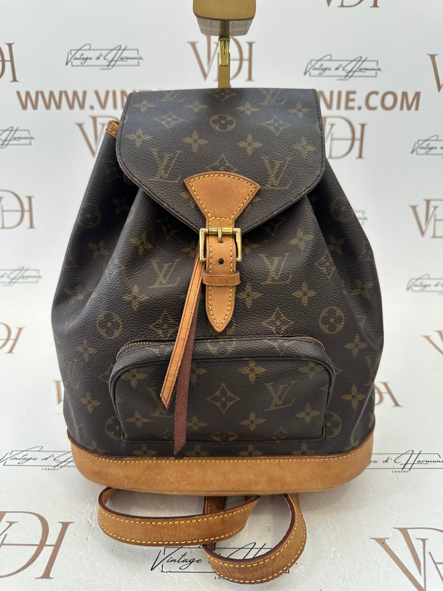 017912 - Louis Vuitton Montsouris MM