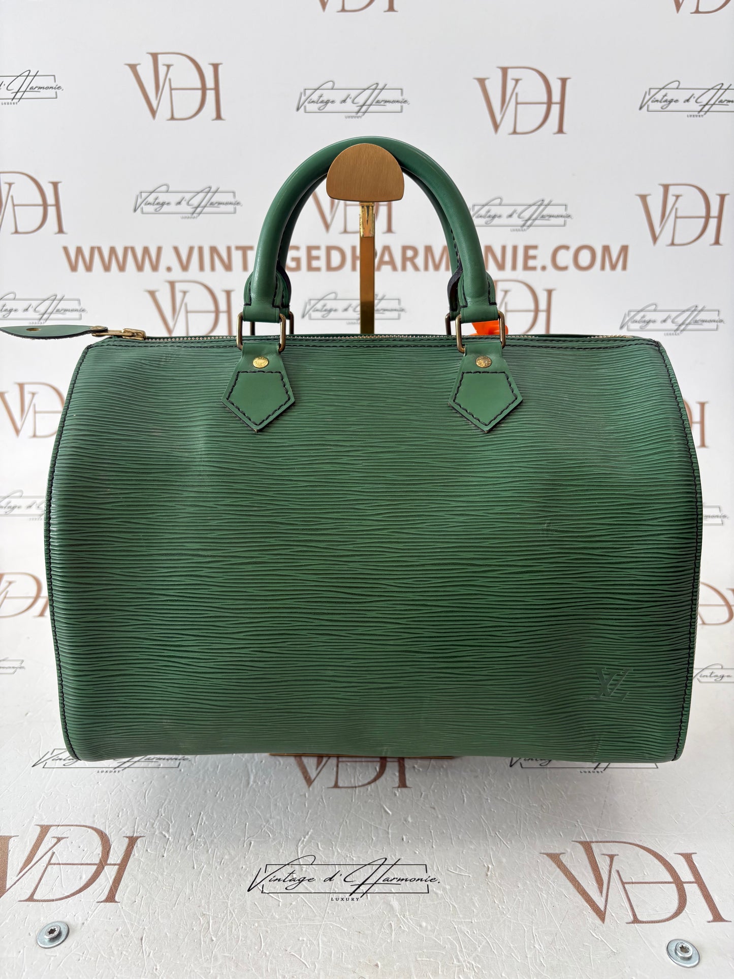 018561 - Louis Vuitton Green Epi Speedy 30