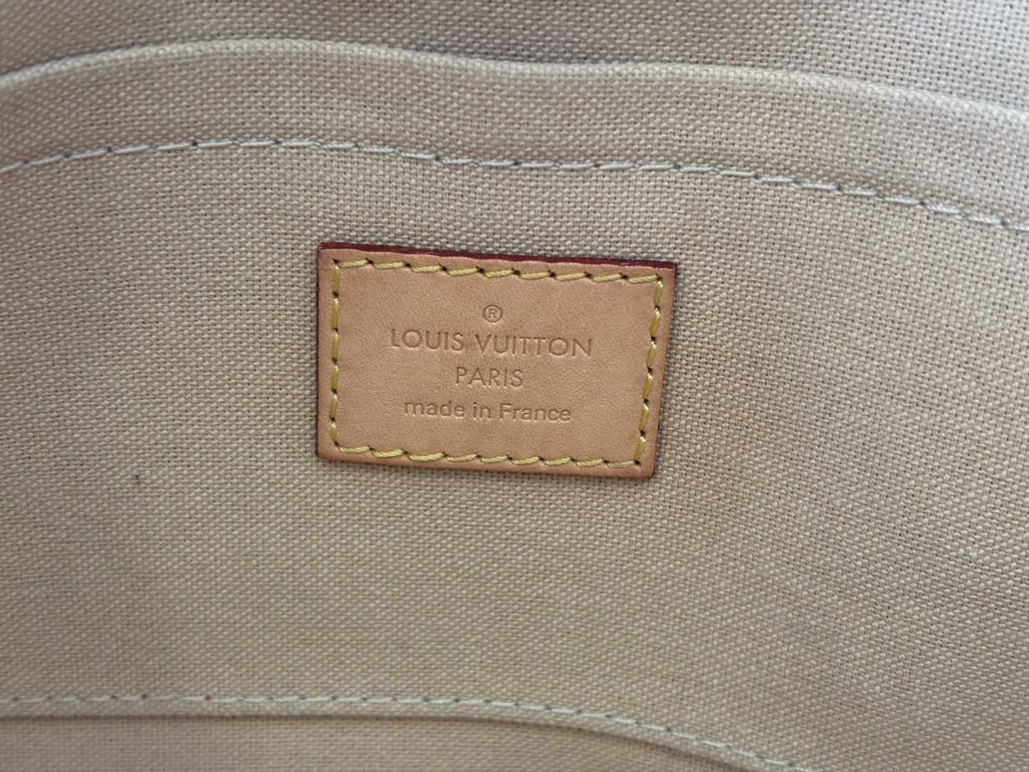 382891 - Louis Vuitton Favorite