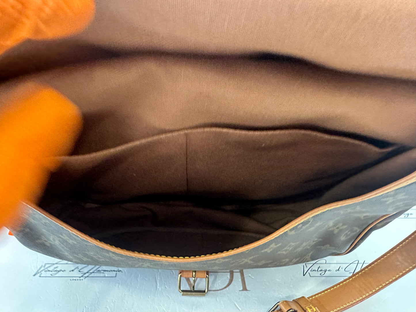 017916 - Louis Vuitton Saumur 35