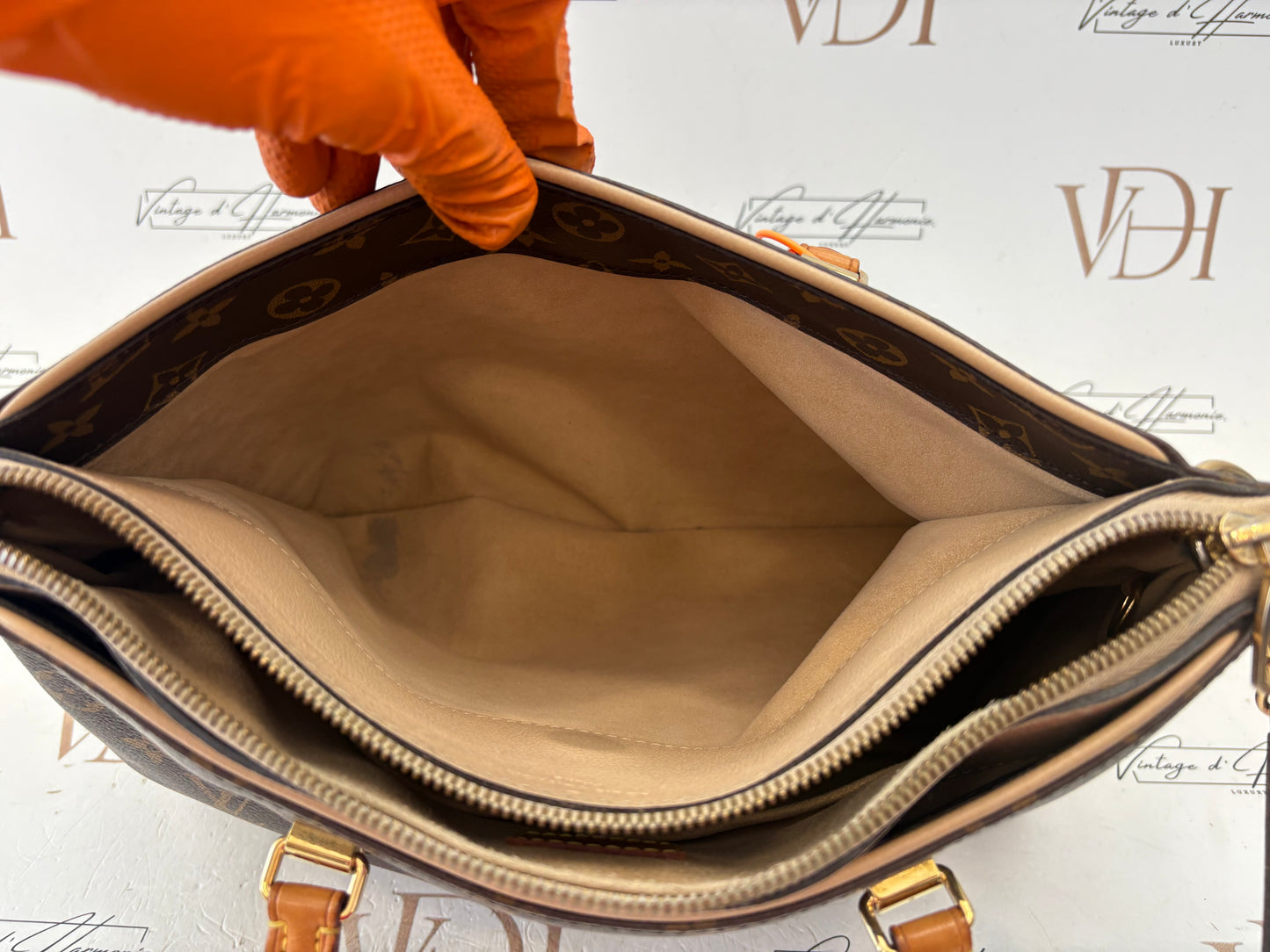 201587 - Louis Vuitton Pallas