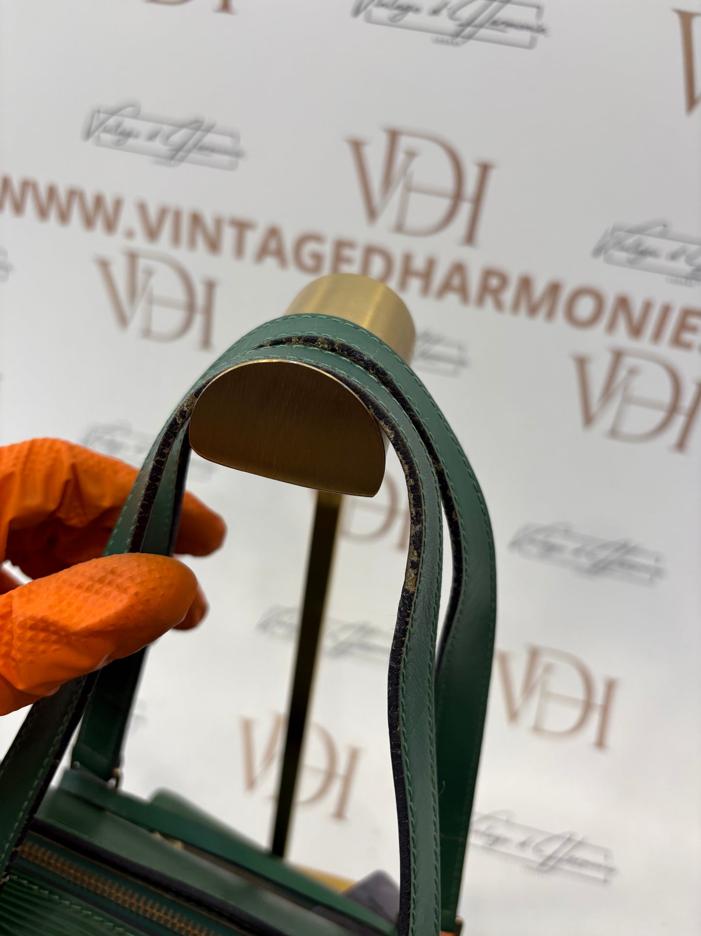 018206 - Louis Vuitton Green Epi