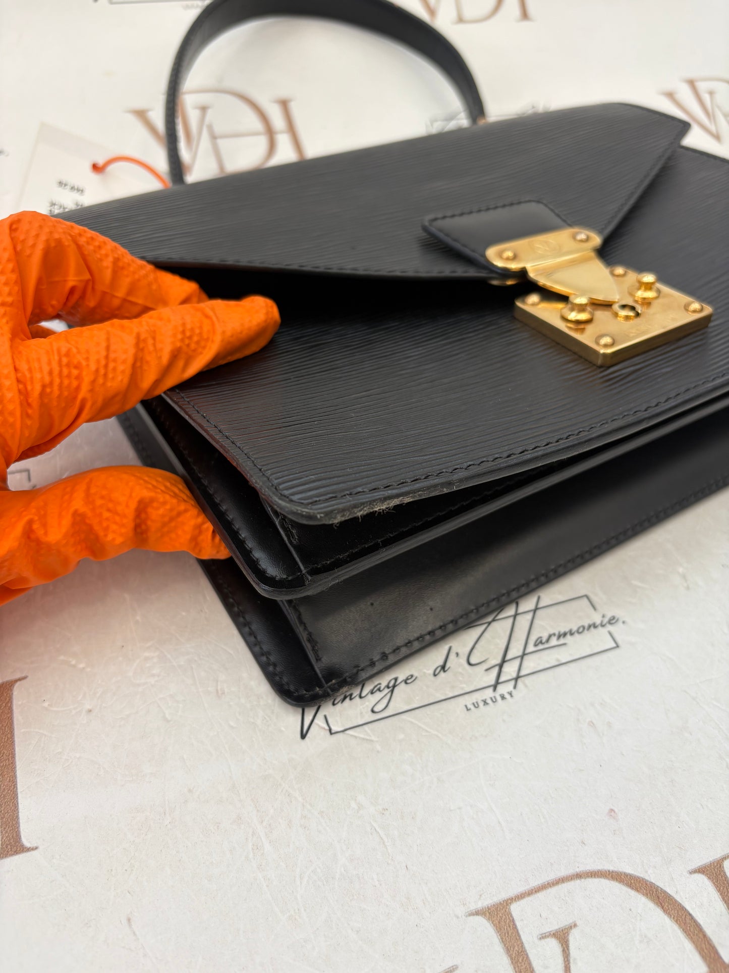 017647 - Louis Vuitton Epi Concorde