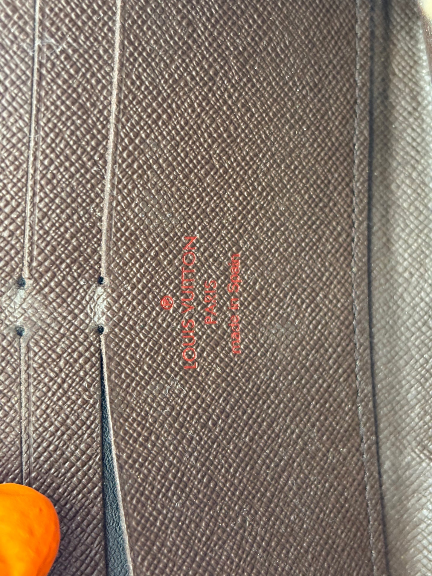 018551 - Louis Vuitton Wallet Damier