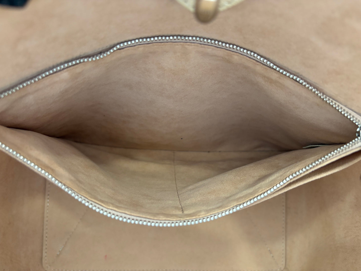 383651 - Louis Vuitton Lockme