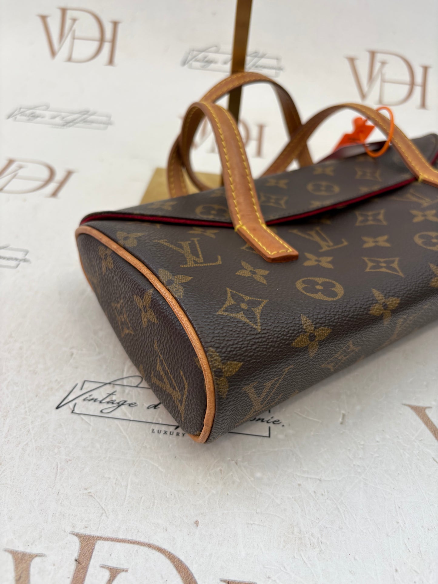 018317 - Louis Vuitton Sonatine