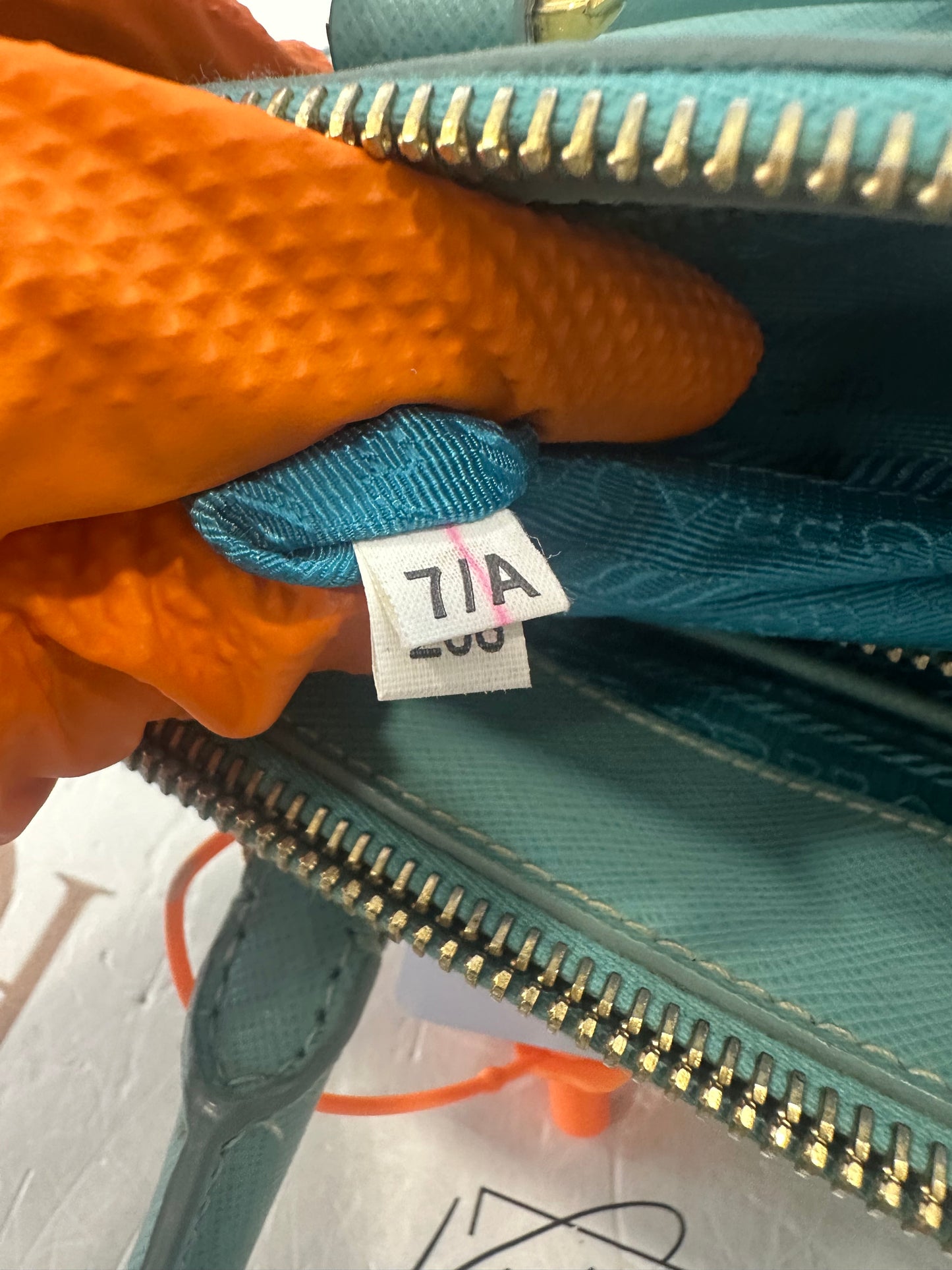 382952 - Prada Galleria