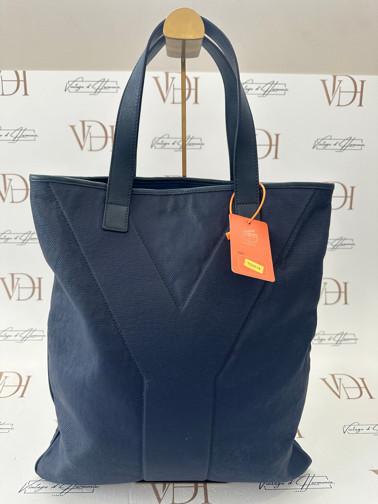 102619 - Saint Laurent Y-Stitch