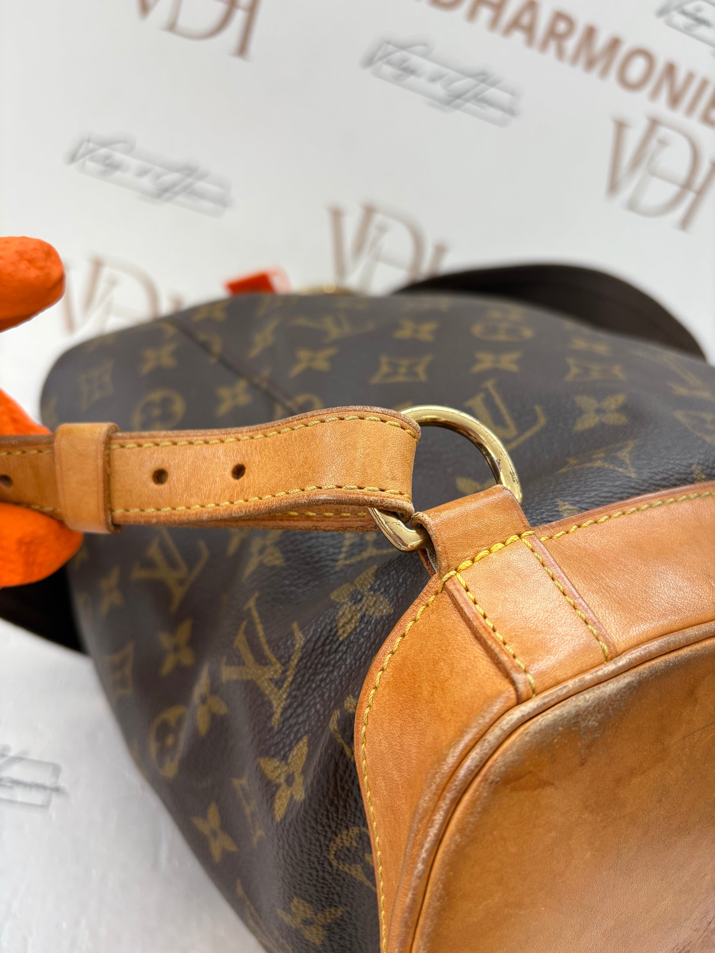 018565 - Louis Vuitton Montsouris GM