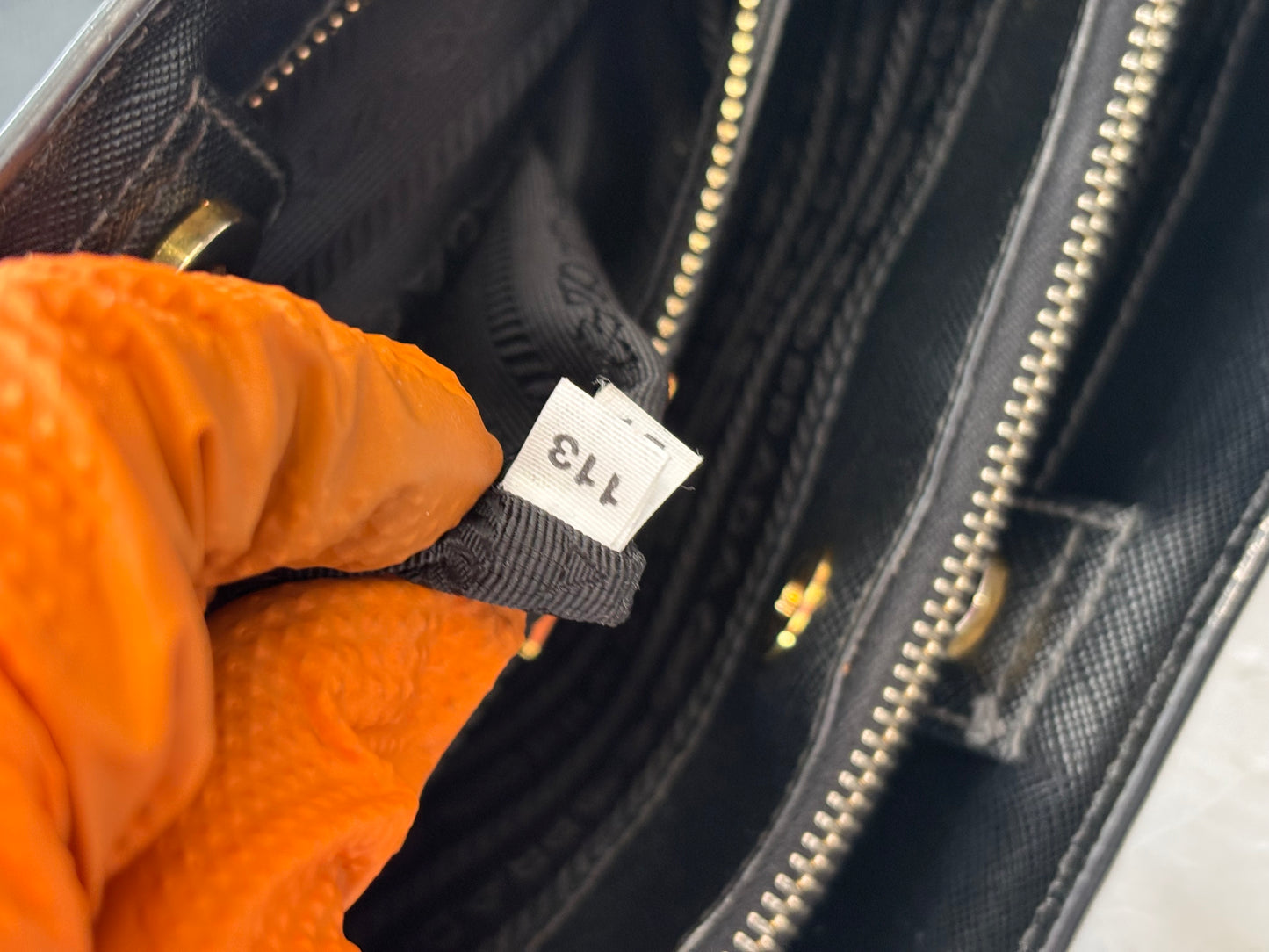 384303 - Prada Galleria Black