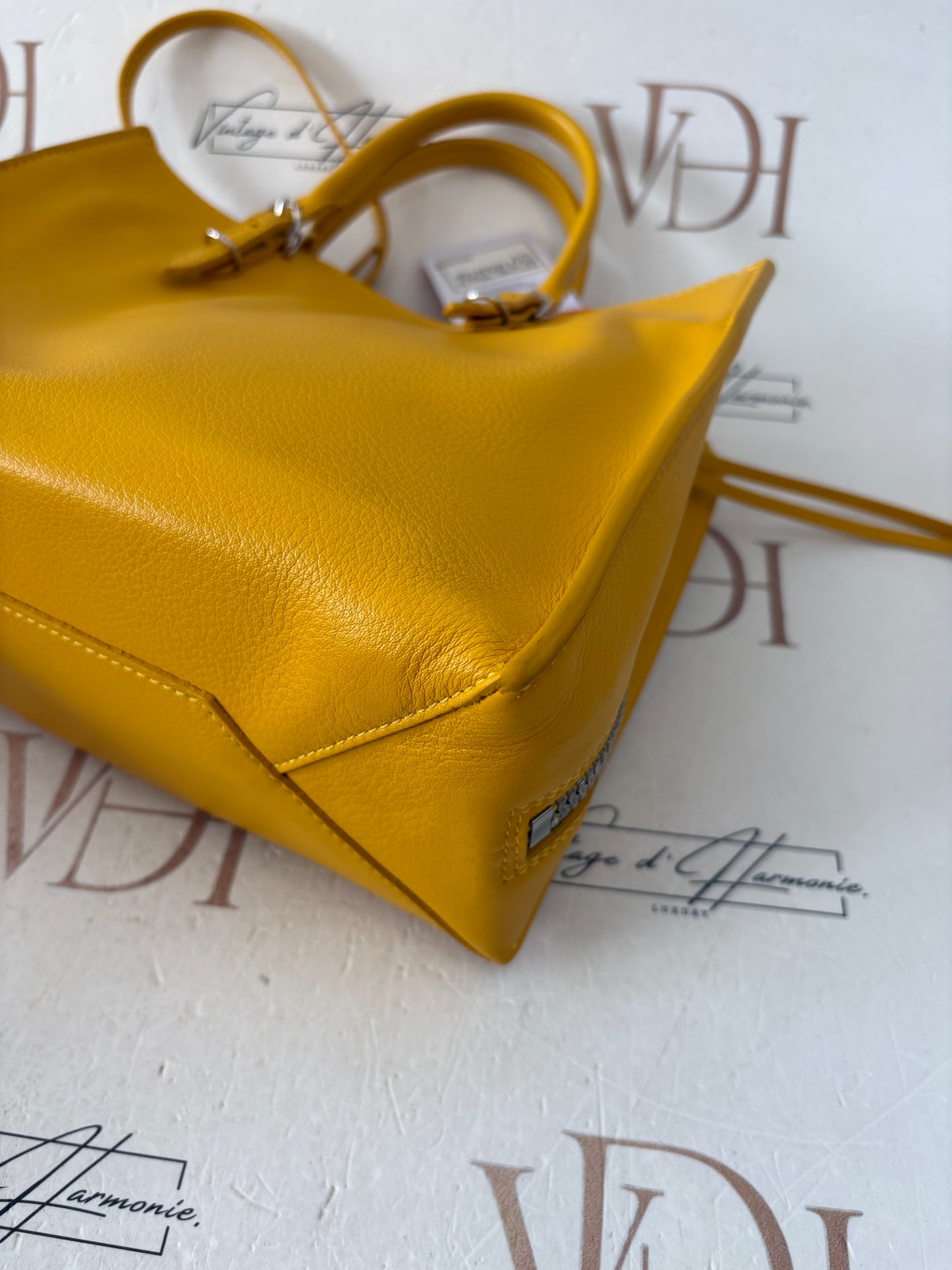 018605 - Balenciaga Yellow Papier