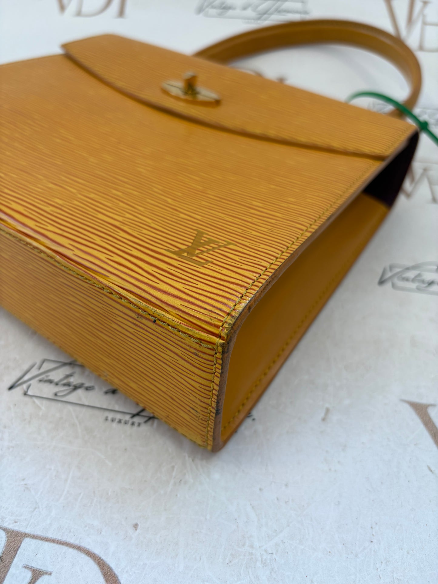 017160 - Louis Vuitton Malesherbes