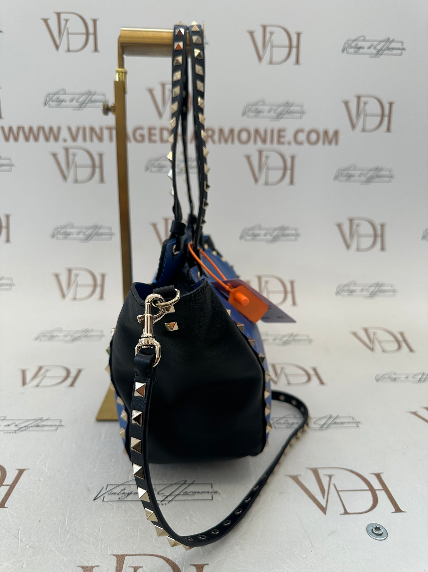 383083 - Valentino Rockstud